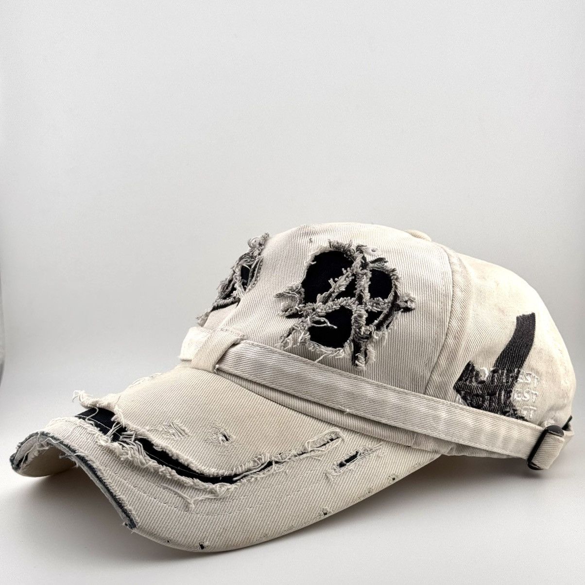 Japanese Brand Motifest Cut-Out Trashed Destroyed Distressed Archive Cap Size ONE SIZE - 4 Thumbnail