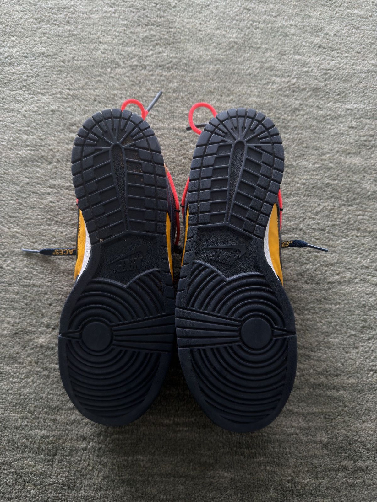 Nike × Off-White OFF WHITE X NIKE DUNK LOW UNI GOLD Size US 9.5 / EU 42-43 - 6 Thumbnail
