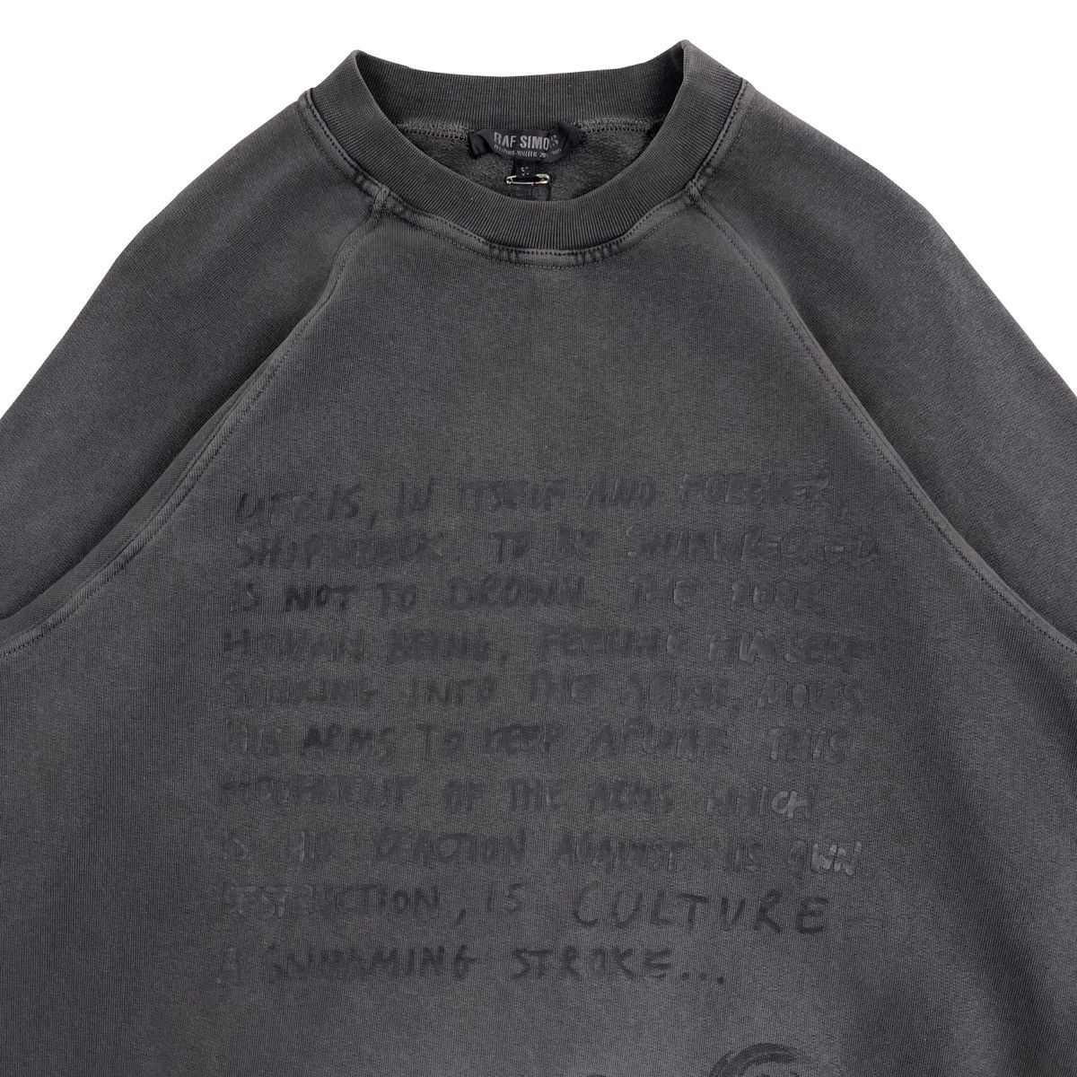 Raf Simons AW04 “Waves” Shipwreck Poem Printed Sweatshirt Size US M / EU 48-50 / 2 - 3 Thumbnail