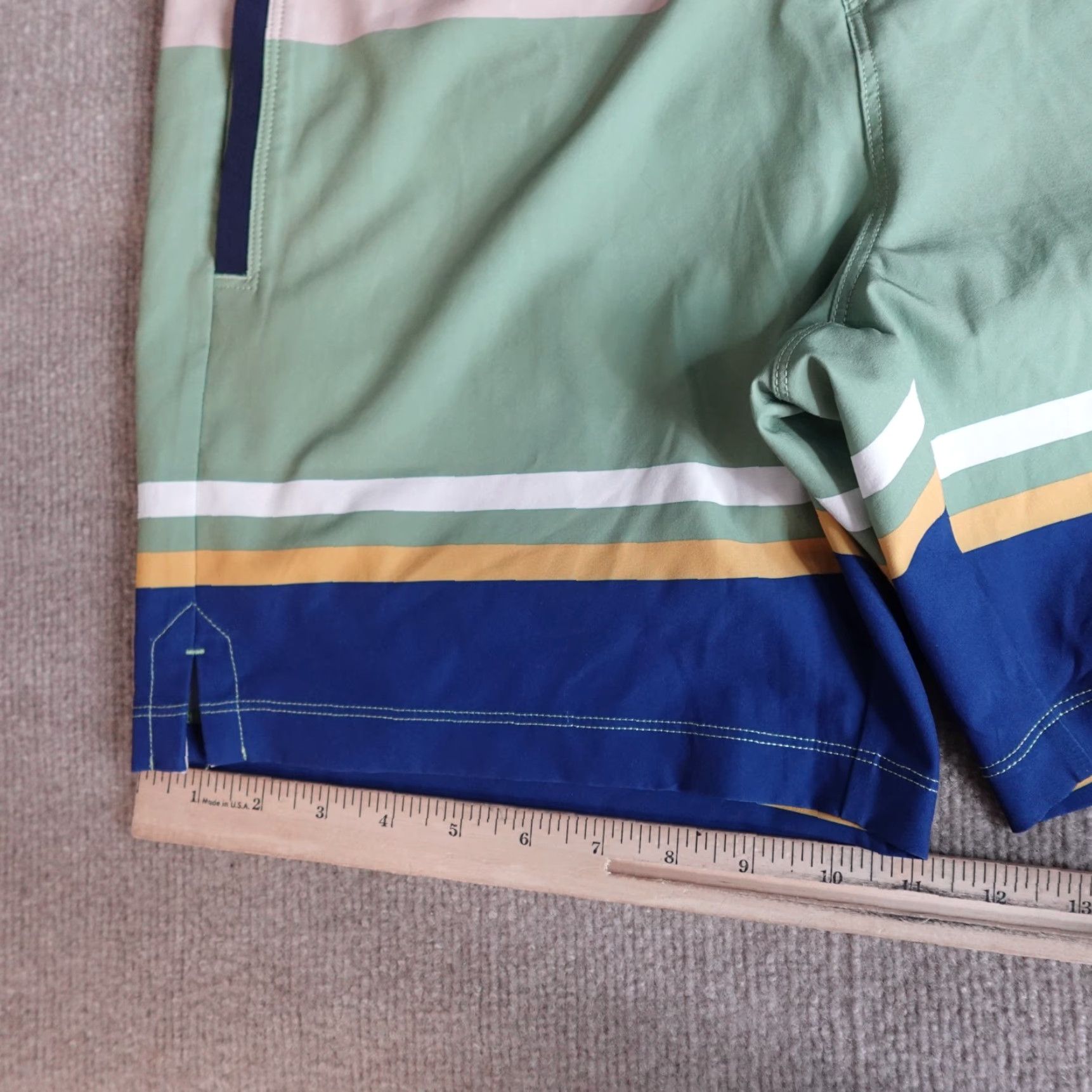 Rhone Rhone Swim Shorts L Blue Colorblock Trunks Lined Drawstring 8" in Regular Men Bottom Size US 33 - 6 Thumbnail