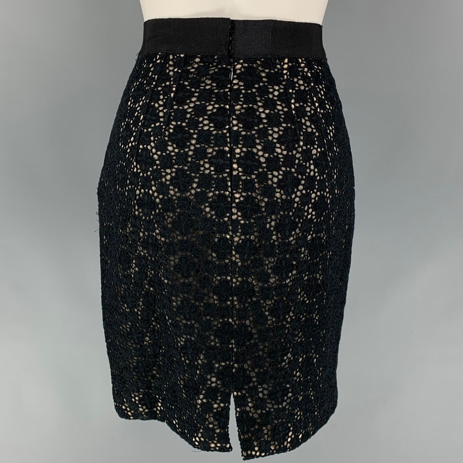 Giambattista Valli GIAMBATTISTA VALLI Size S Black Cotton Guipure Pencil Skirt Size 28" / US 6 / IT 42 - 3 Thumbnail