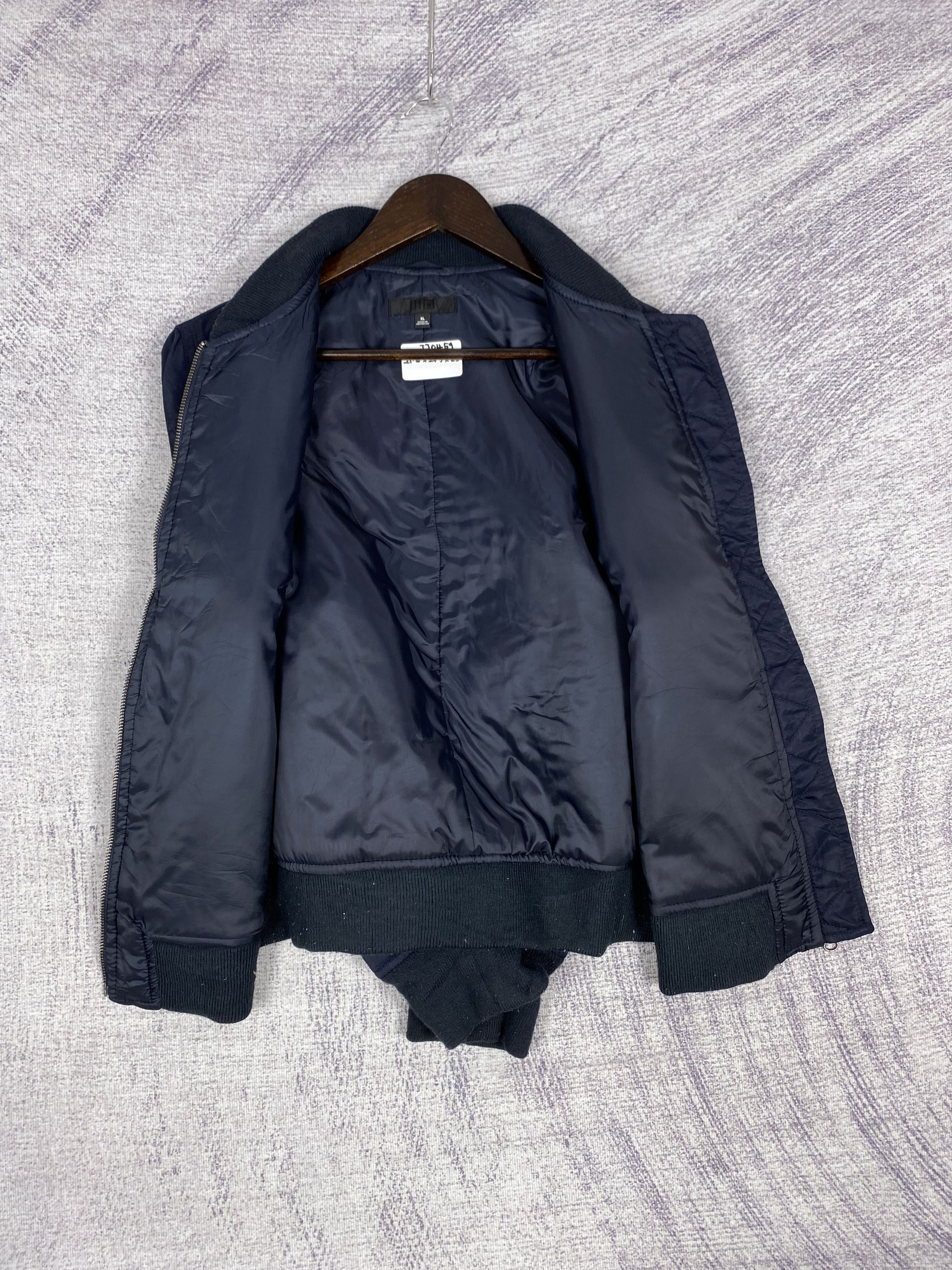 Uniqlo Vintage Uniqlo Zip Up Nylon Fabric Polyester Bombers Jacket Size US XL / EU 56 / 4 - 6 Thumbnail