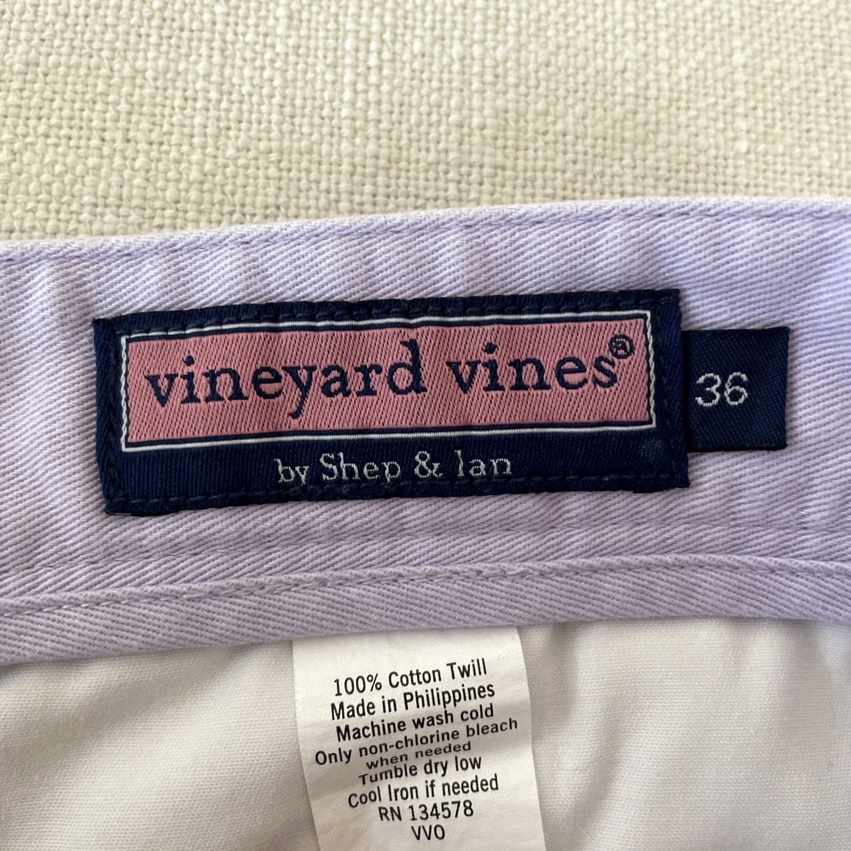 Vineyard Vines VINEYARD VINES Men’s 36 Club Short Chino Cotton Twill Light Purple Golf Preppy Shirt/Hoodie Size US 36 / EU 52 - 3 Thumbnail