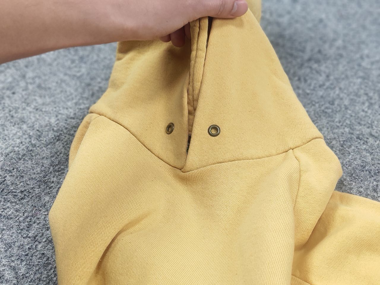 Fruit Of The Loom Vintage 90's fruit of the loom USA Logo Yellow Blank Hoodie Size US L / EU 52-54 / 3 - 13 Thumbnail