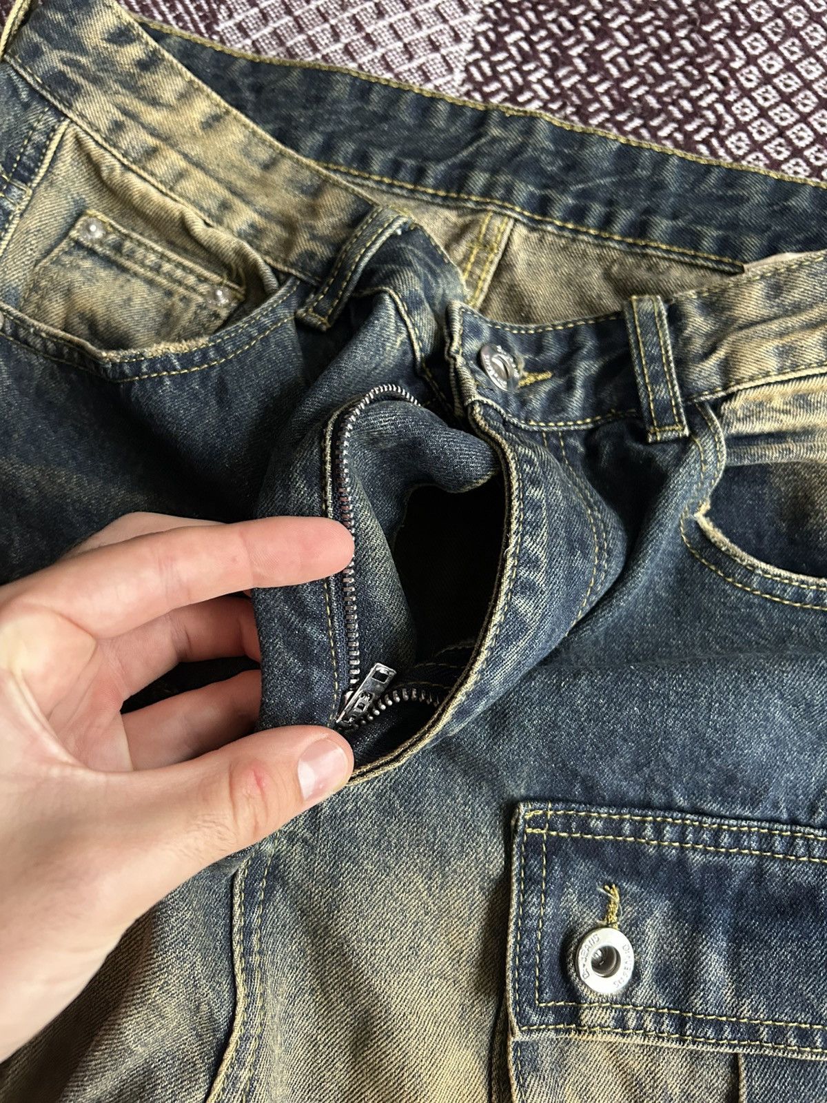 Vintage Vintage Dark Washed Y2K Cargo Jeans Unisex Japanese Vibe S Size 25" / US 0 / IT 36 - 5 Thumbnail