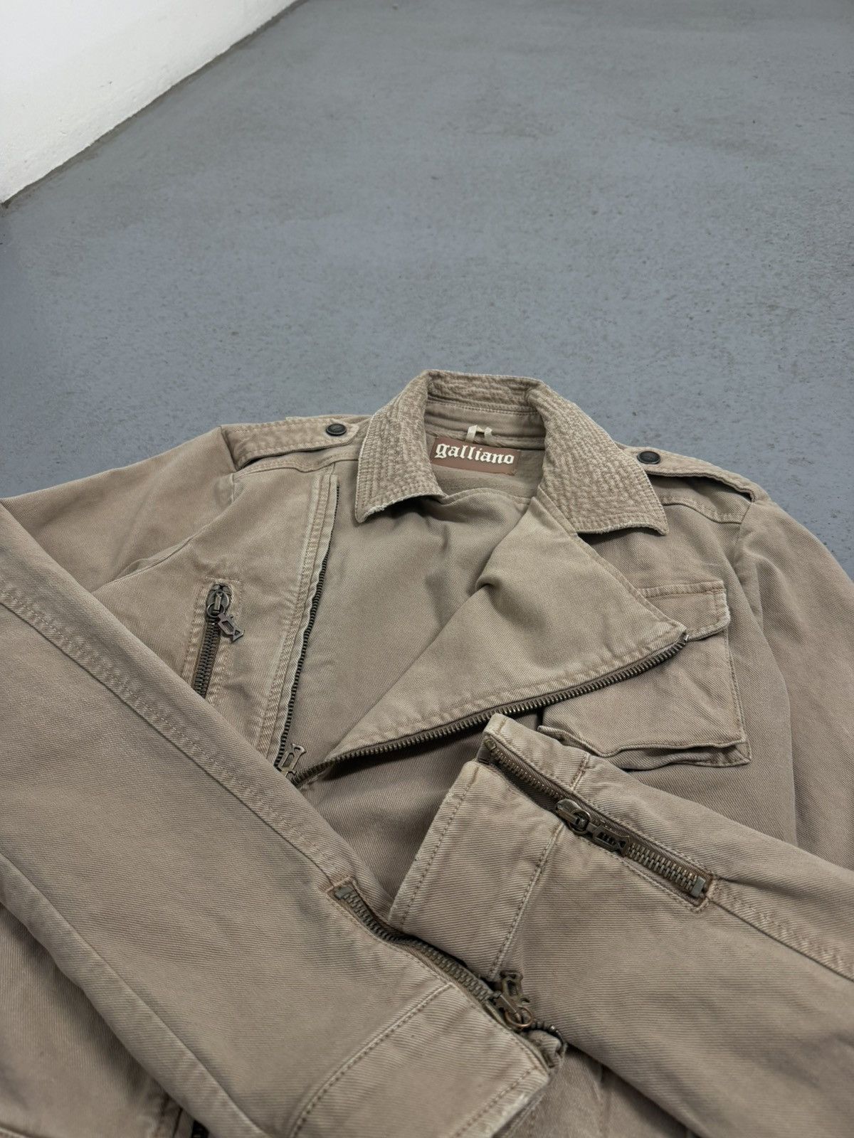 John Galliano Vintage 00s John Galliano Dense Biker Multi-pocket Jacket Size US S / EU 44-46 / 1 - 5 Thumbnail