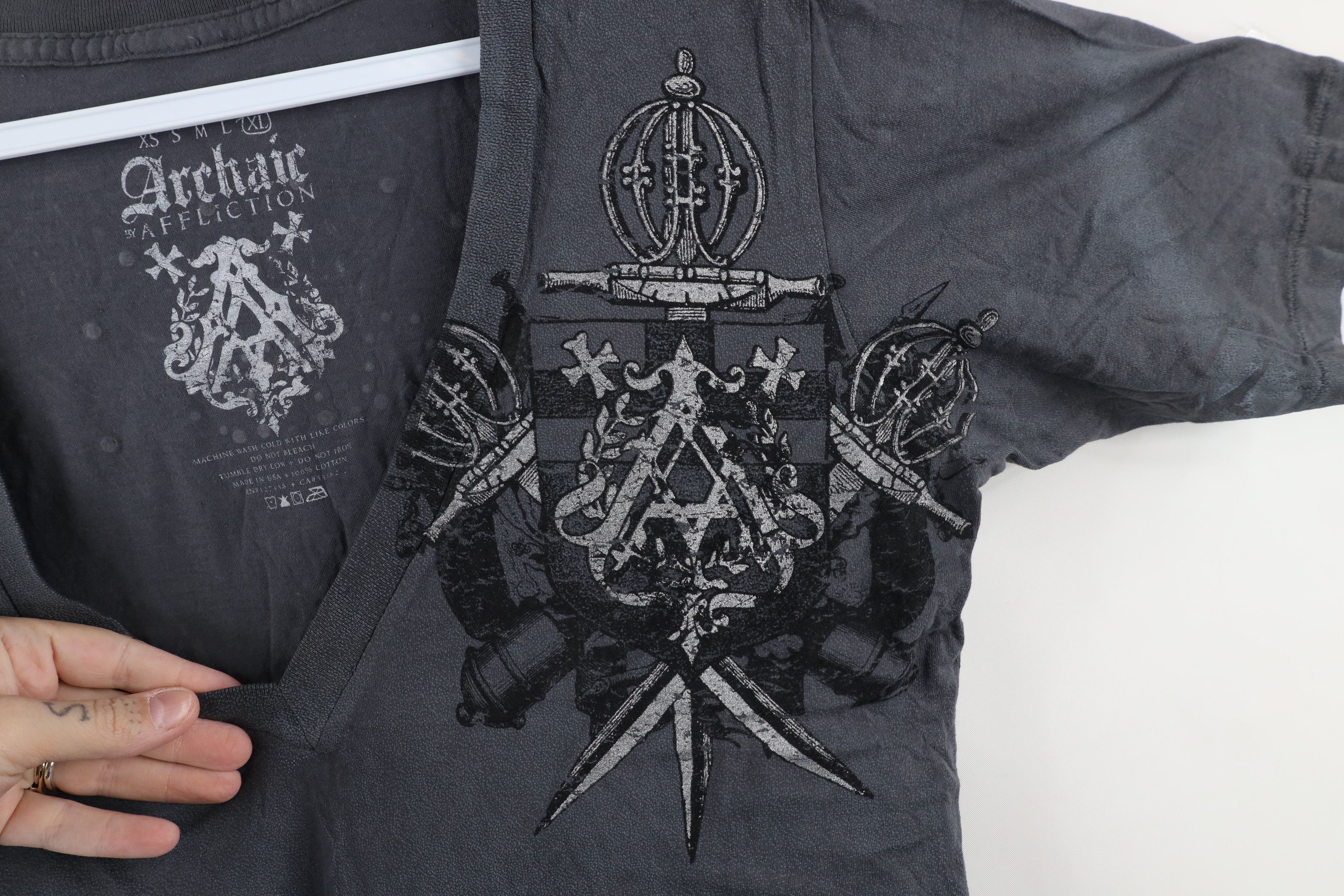 Affliction × Vintage Vintage Affliction Sword Tribal Cross UFC MMA T-Shirt USA Size XL / US 12-14 / IT 48-50 - 4 Thumbnail