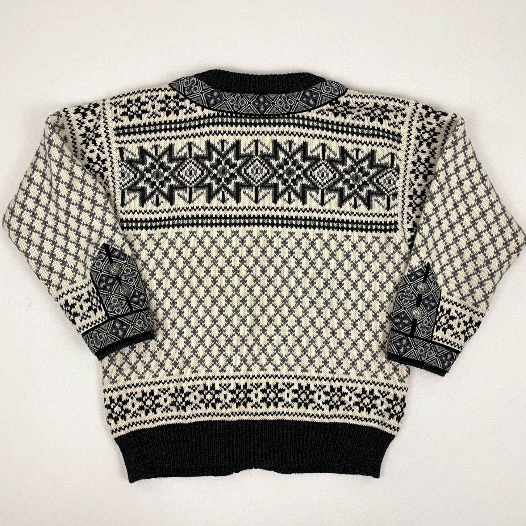 Dale Of Norway VINTAGE Dale of Norway Cardigan Womens Medium 42 Wool Fair Isle Metal Clasp Sweater Size M / US 6-8 / IT 42-44 - 5 Thumbnail