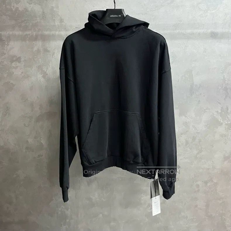Balenciaga Balenciaga Black solid logo embroidered hooded sweatshirt Size US XXS / EU 40 - 1 Thumbnail