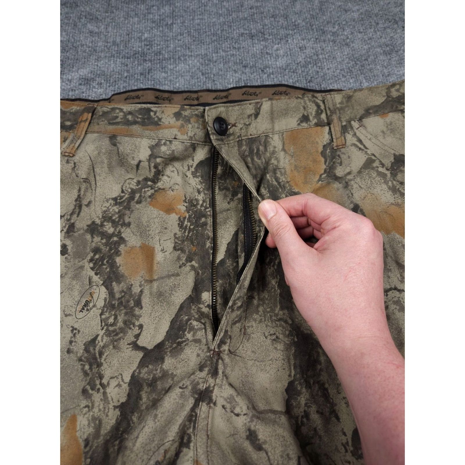 Vintage VINTAGE Liberty Cargo Pants Men's 44 x 33 Belted Drawstring Ankle Adjustable NWT Size US 44 / EU 60 - 5 Thumbnail