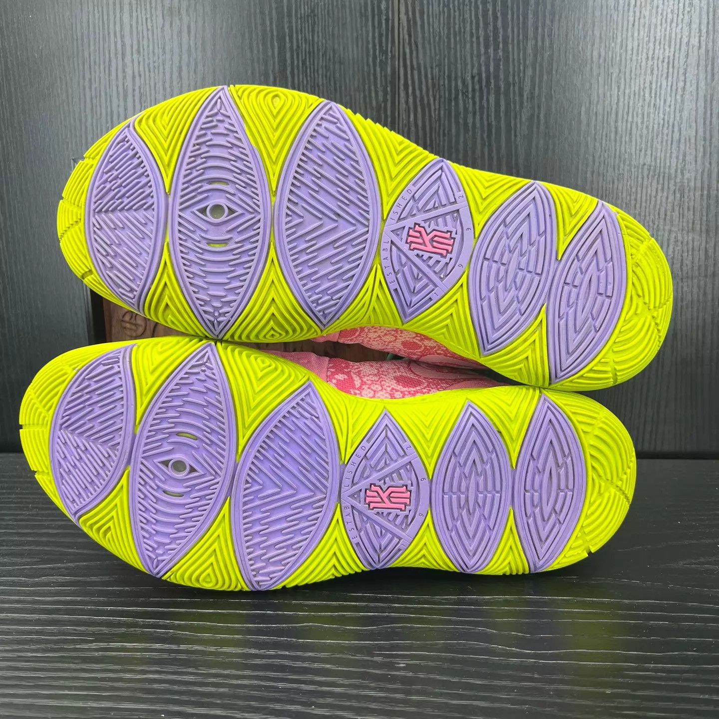 Nike Nike Kyrie 5 Patrick Star Pink 44.5 boxed Size US 11.5 / EU 44-45 - 8 Thumbnail