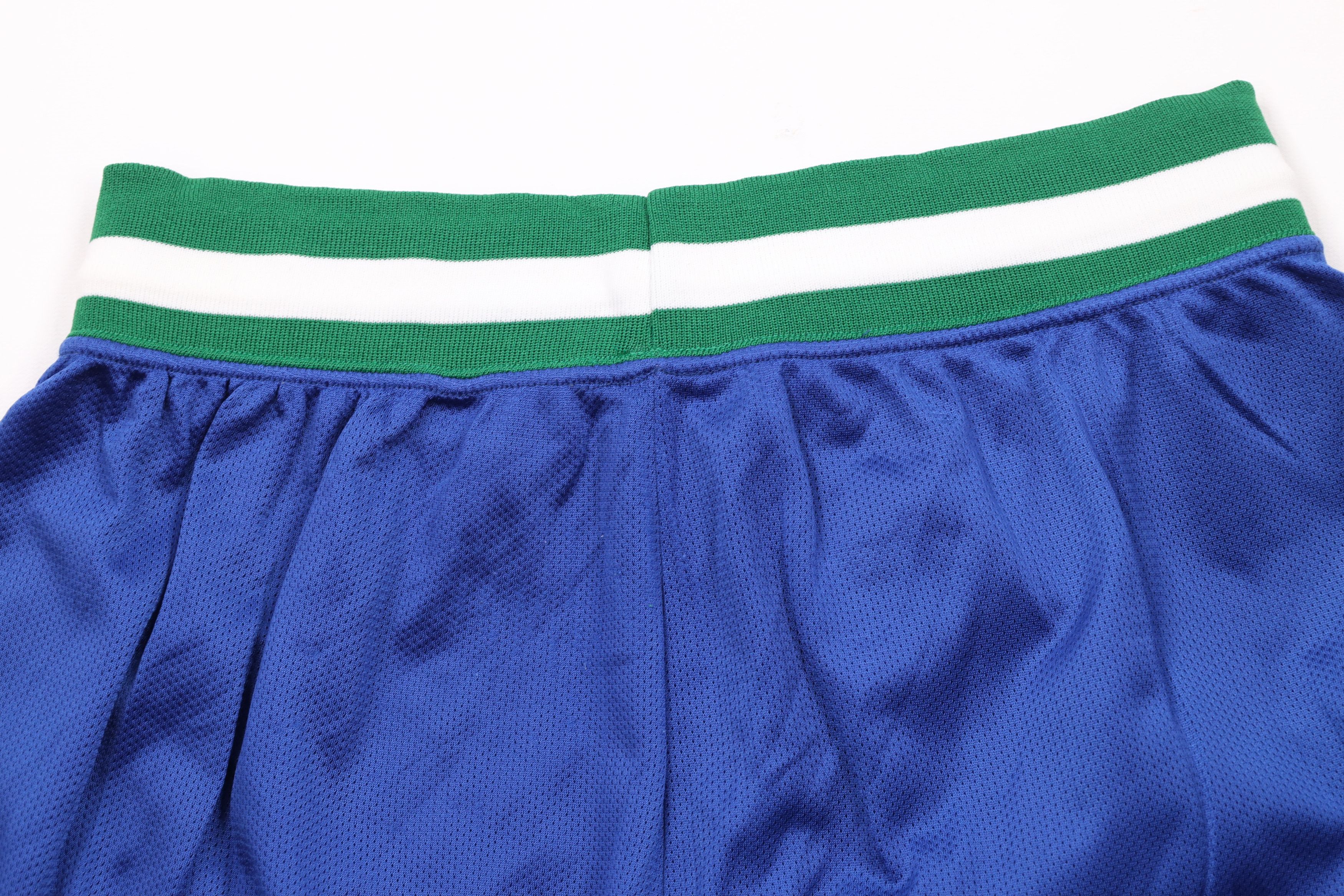 Champion × Vintage Vintage 90s Champion Mavericks Basketball Shorts Blue USA Size US 34 / EU 50 - 11 Thumbnail