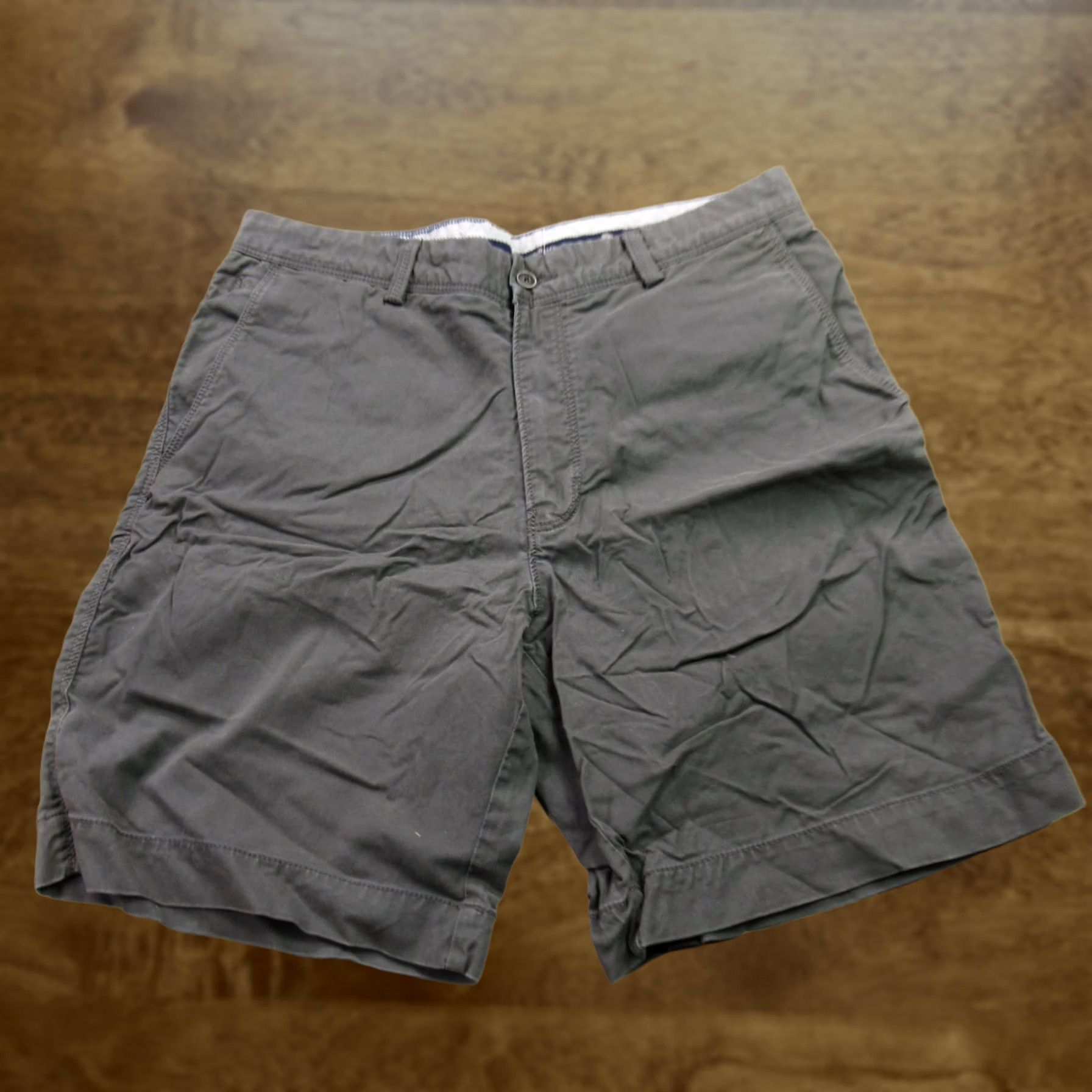 Tommy Bahama Tommy Bahama Gray Boracay Chino Shorts - Size 33 - 8 in Inseam - Regular Fit - Cargo/Slash Pockets - Cotton Blend - Men Size US 33 - 1 Thumbnail
