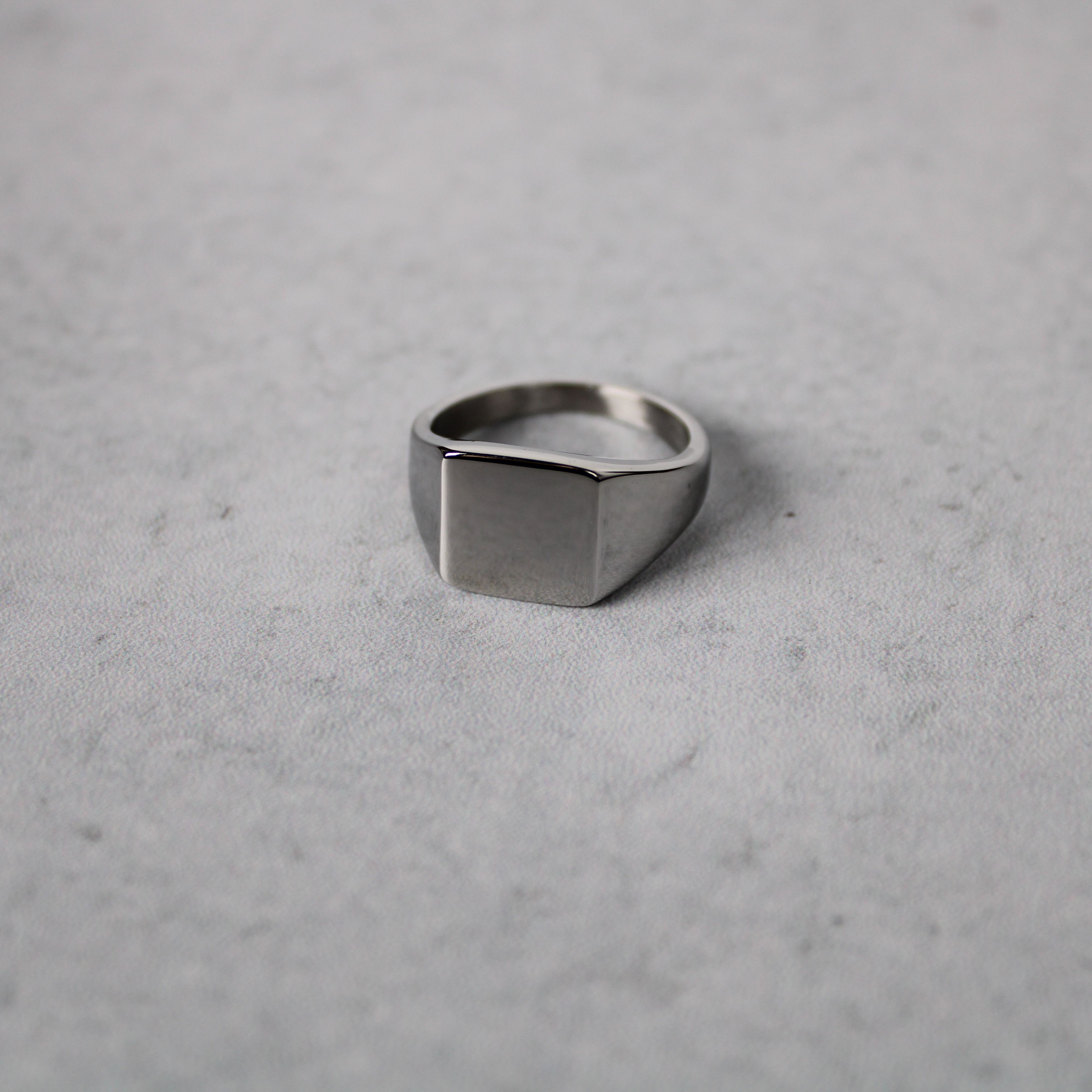 Jewelry × Vintage Silver Square Signet Ring 14MM size 8 US Size ONE SIZE - 2 Thumbnail