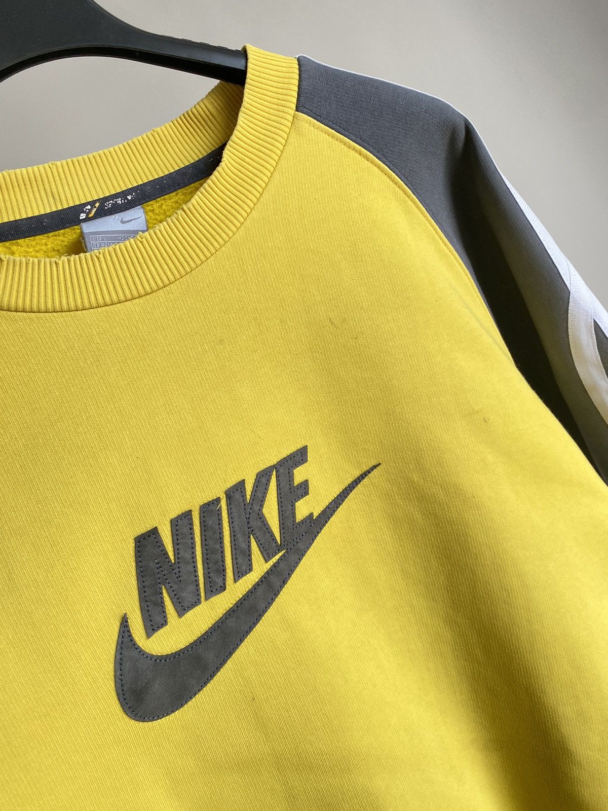 Nike Vintage Y2K Nike Sweatshirt Size US L / EU 52-54 / 3 - 8 Thumbnail