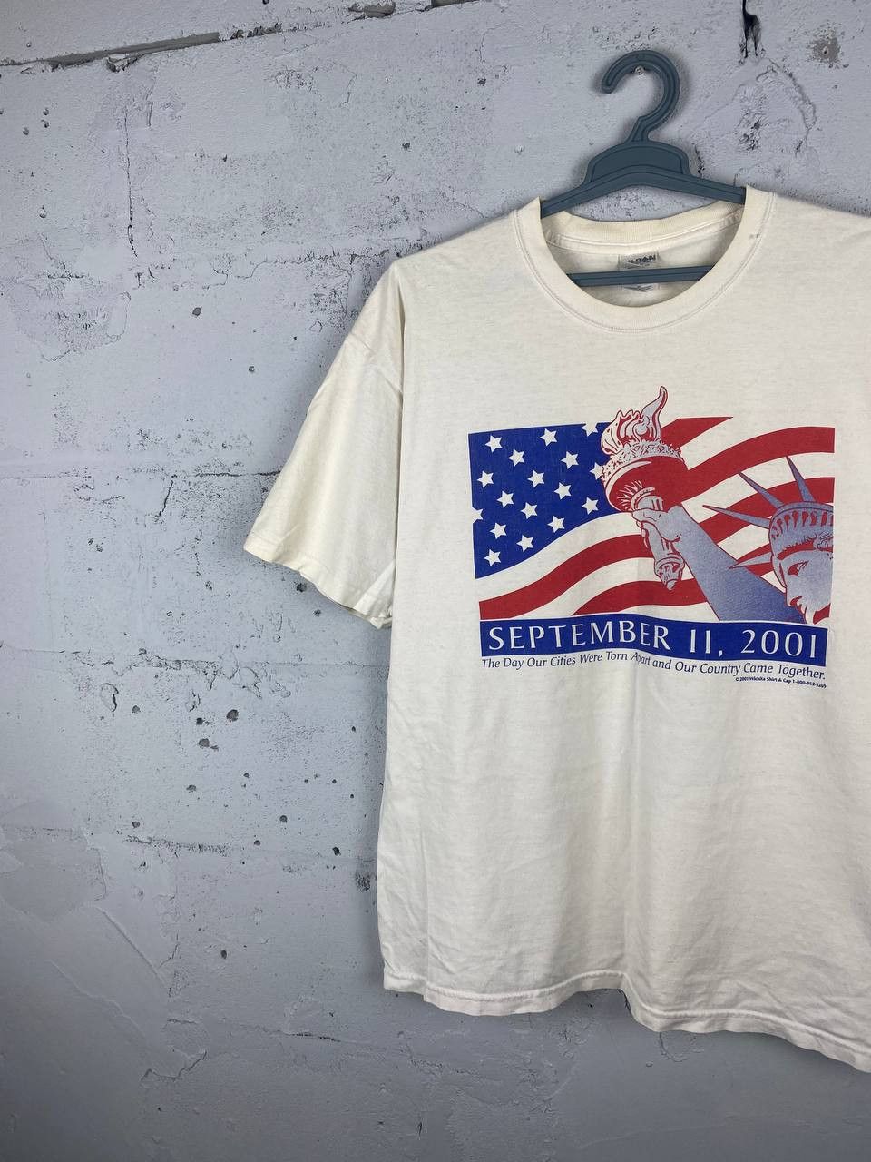 Vintage Vintage 9/11 Memorial America T-Shirt United We Stand Size US XL / EU 56 / 4 - 3 Thumbnail