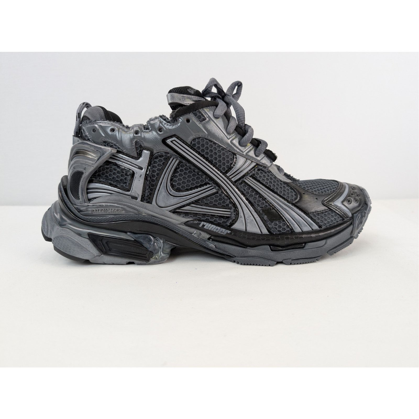 Balenciaga o1rshd1 Mesh and Rubber Runner Sneaker in Dark Grey / Black Size US 12 / EU 45 - 4 Thumbnail