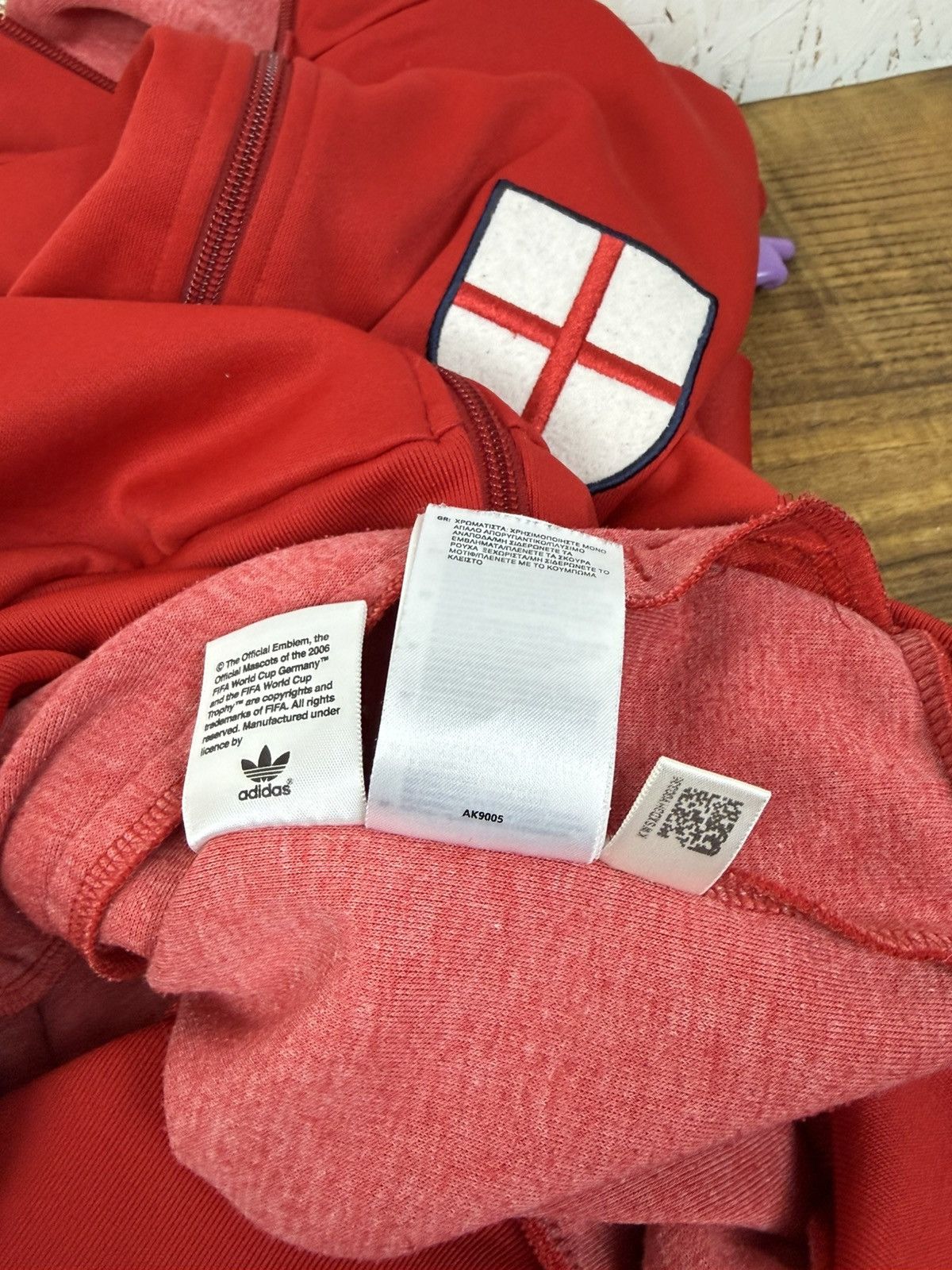 Adidas 2006 Adidas England 1974 Reissue World Cup Track Top Red XL Size US XL / EU 56 / 4 - 12 Thumbnail