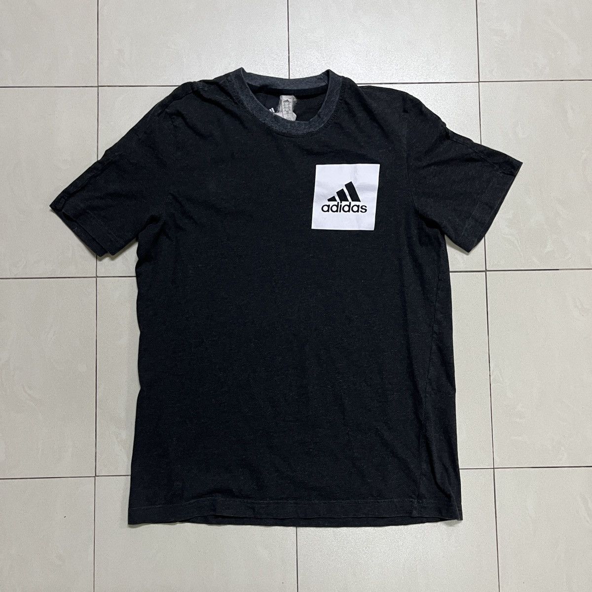 Adidas Adidas Logo Square T Shirt Size US S / EU 44-46 / 1 - 2 Thumbnail