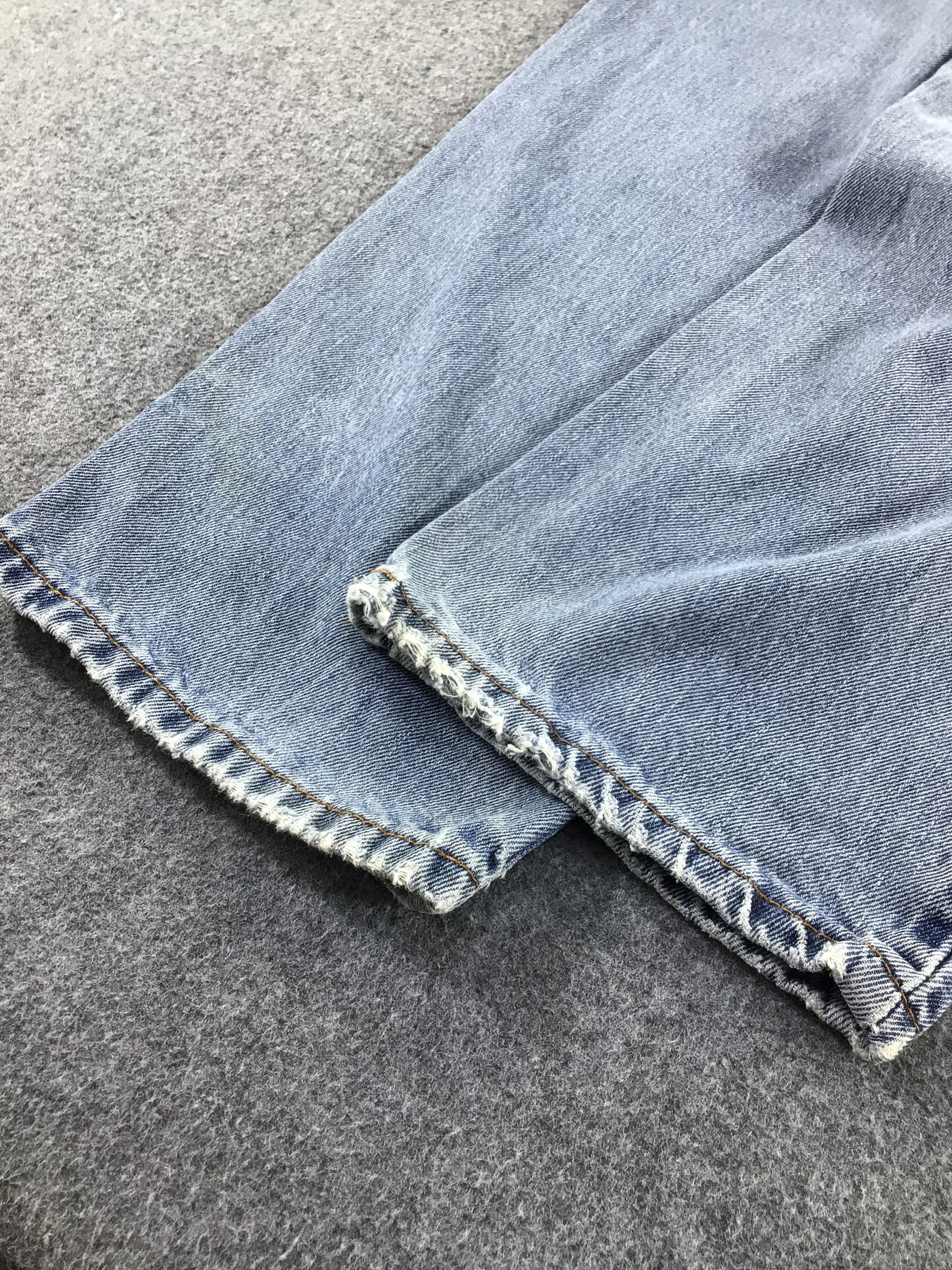 Levi's Vintage Levis 560 Jeans Faded Blue Denim -J542 Size US 36 / EU 52 - 6 Thumbnail
