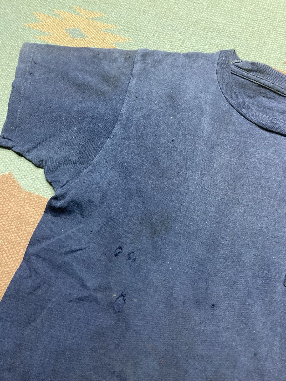 Vintage 70s pocket t shirt distressed grunge navy blue cotton medium Size US M / EU 48-50 / 2 - 4 Thumbnail