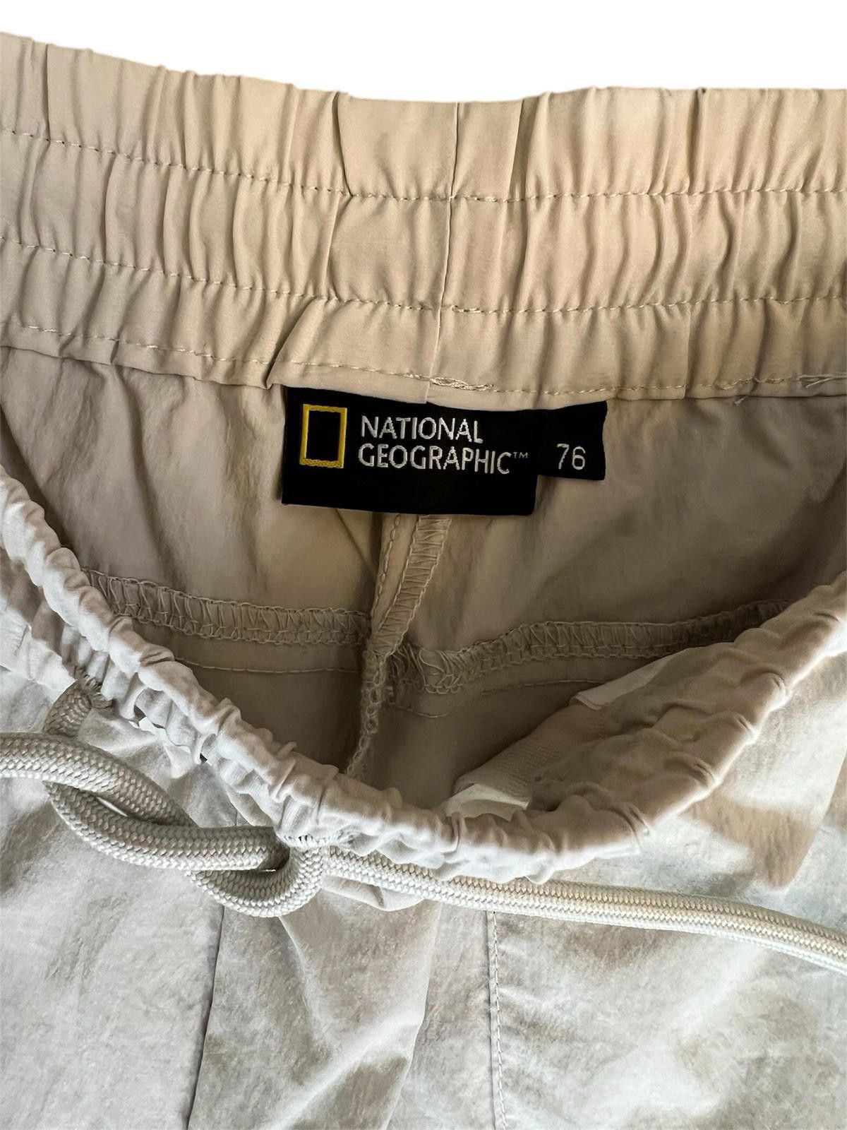 Designer Women's National Geographic Shorts Women SZ Medium Size 32" / US 10 / IT 46 - 5 Thumbnail