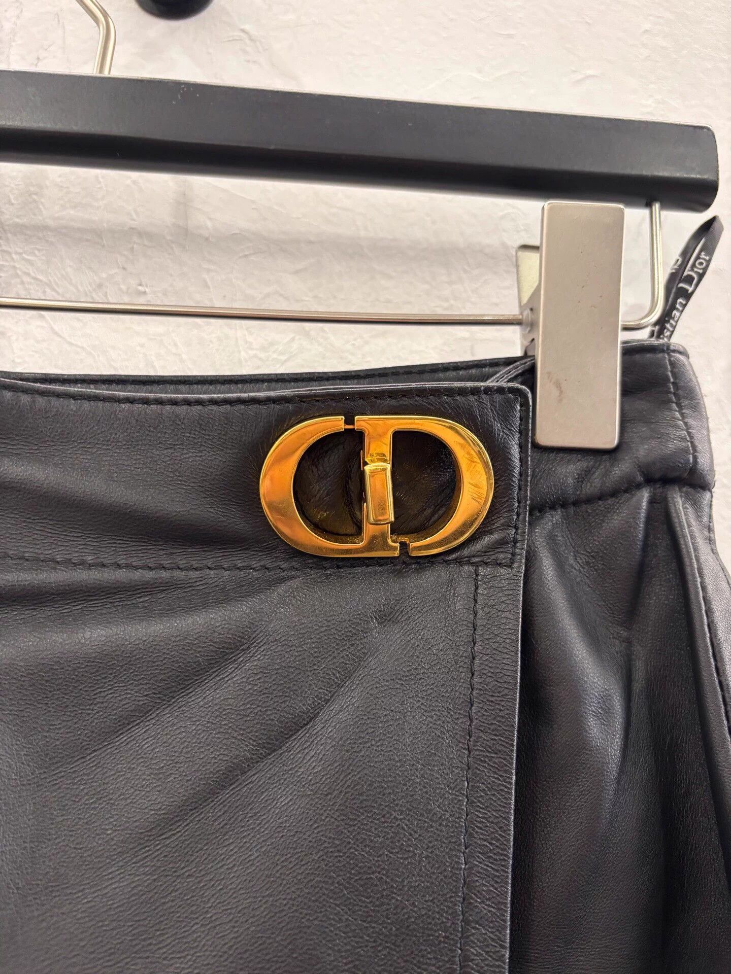 Dior Dior gold CD buckle women's black leather skirt Size 26" / US 2 / IT 38 - 4 Thumbnail