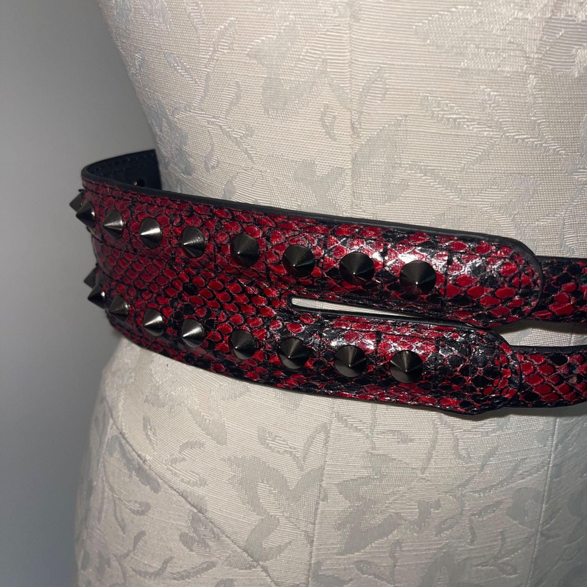 Other Bcbg Womens Belt Size Small Red Studded Snake Size ONE SIZE - 7 Thumbnail