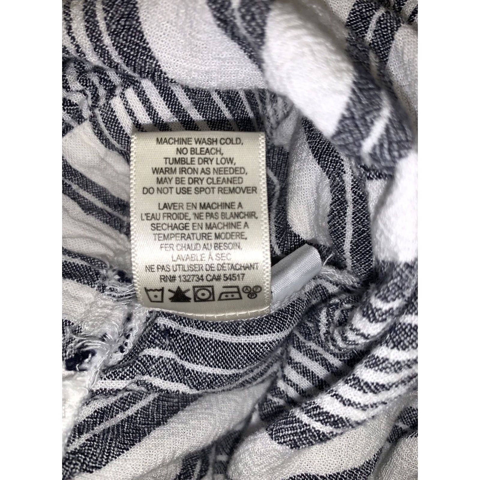 Bella Dahl Bella Dahl Romper Jumpsuit Sz S striped Open Back with Tie linen 2055 Size 28" / US 6 / IT 42 - 7 Thumbnail
