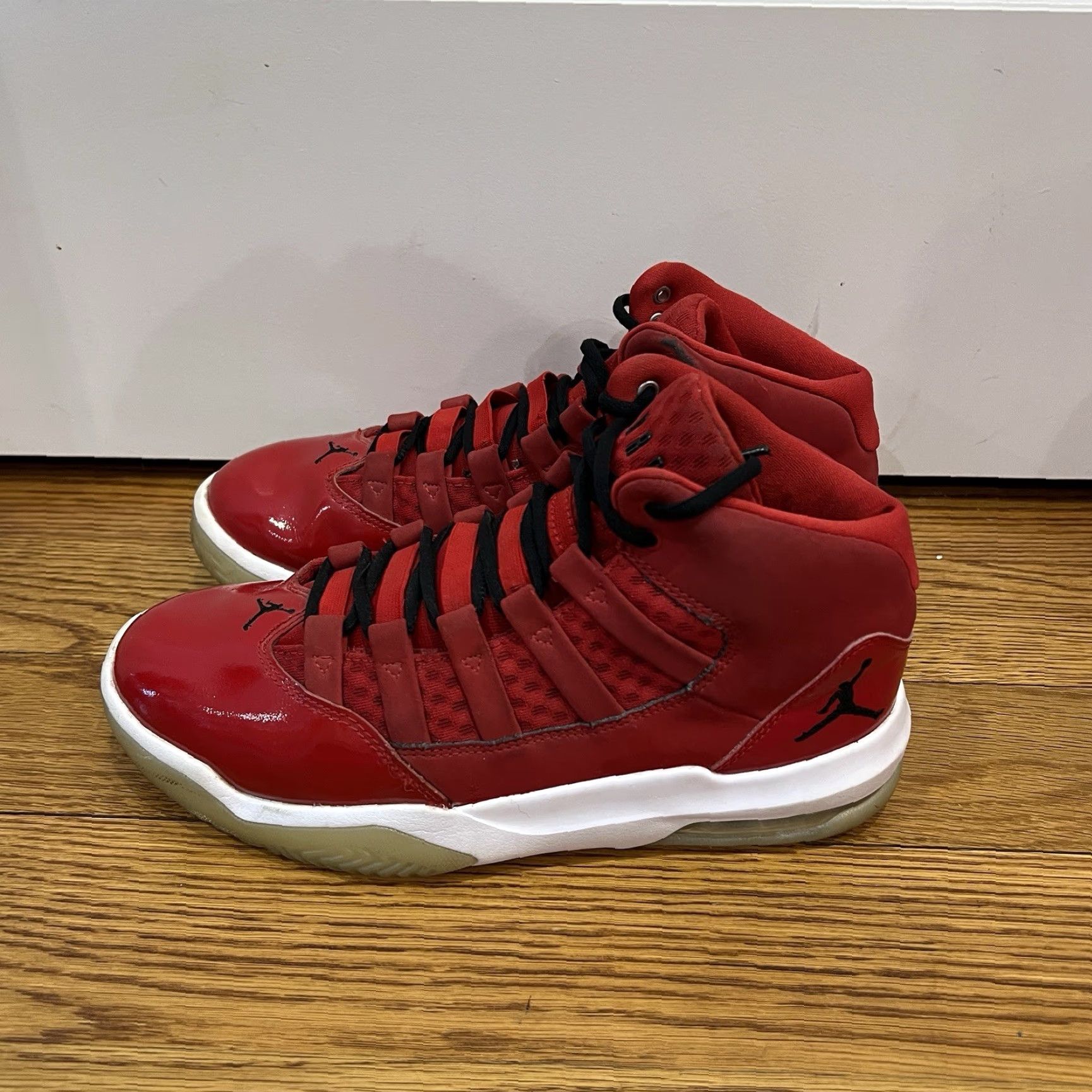 Jordan Brand Air Jordan Max Aura Gym Red Sneakers CQ9451-600 Women's US 8 Size US 8 / IT 38 - 2 Thumbnail