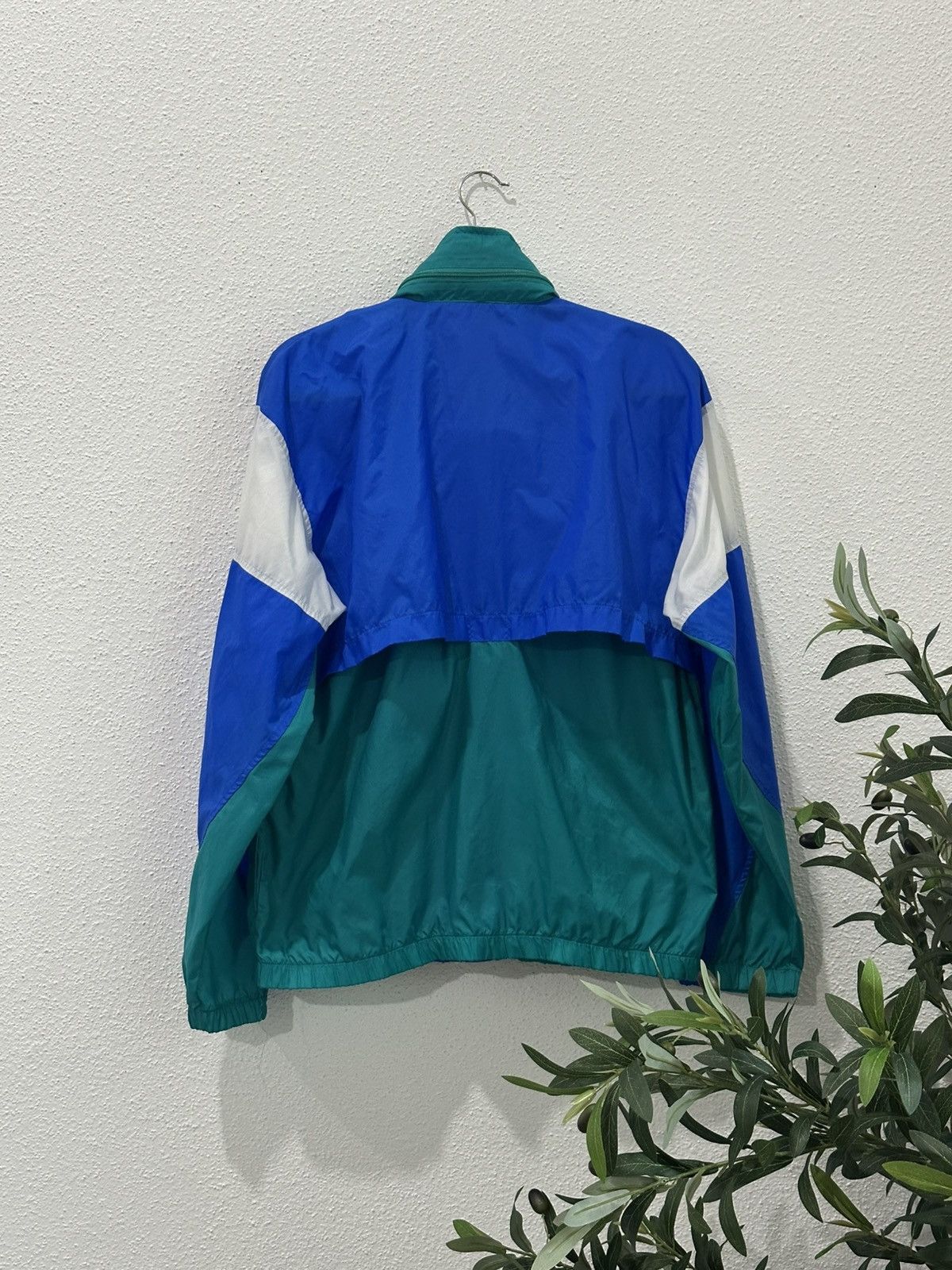 Nike Vintage 90s Nike Windbreaker W Packable Hood Size Medium Size US M / EU 48-50 / 2 - 4 Thumbnail