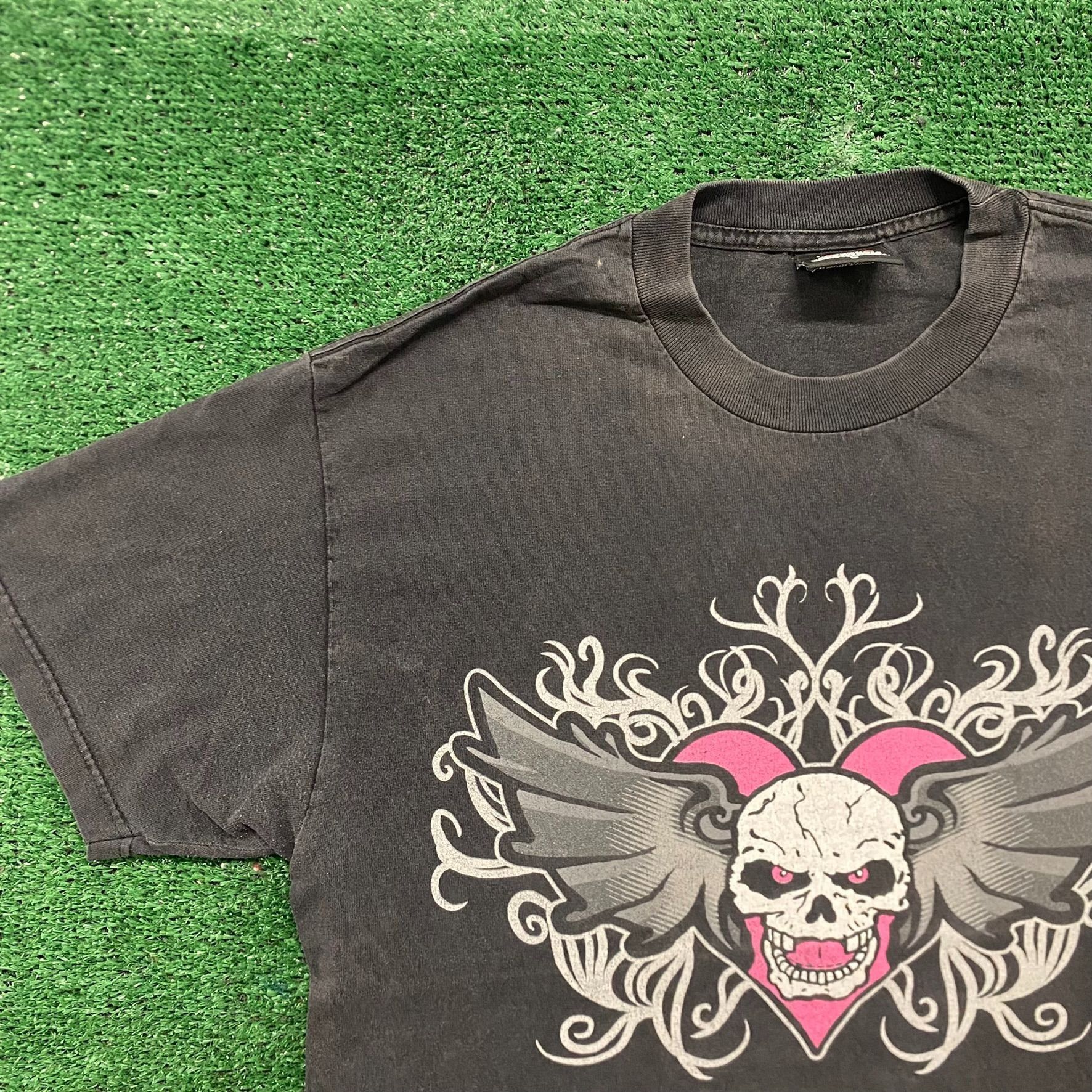 Vintage Vintage Y2K Sun Faded Cyber Goth Heart Skull WWE T-Shirt Size US L / EU 52-54 / 3 - 2 Thumbnail