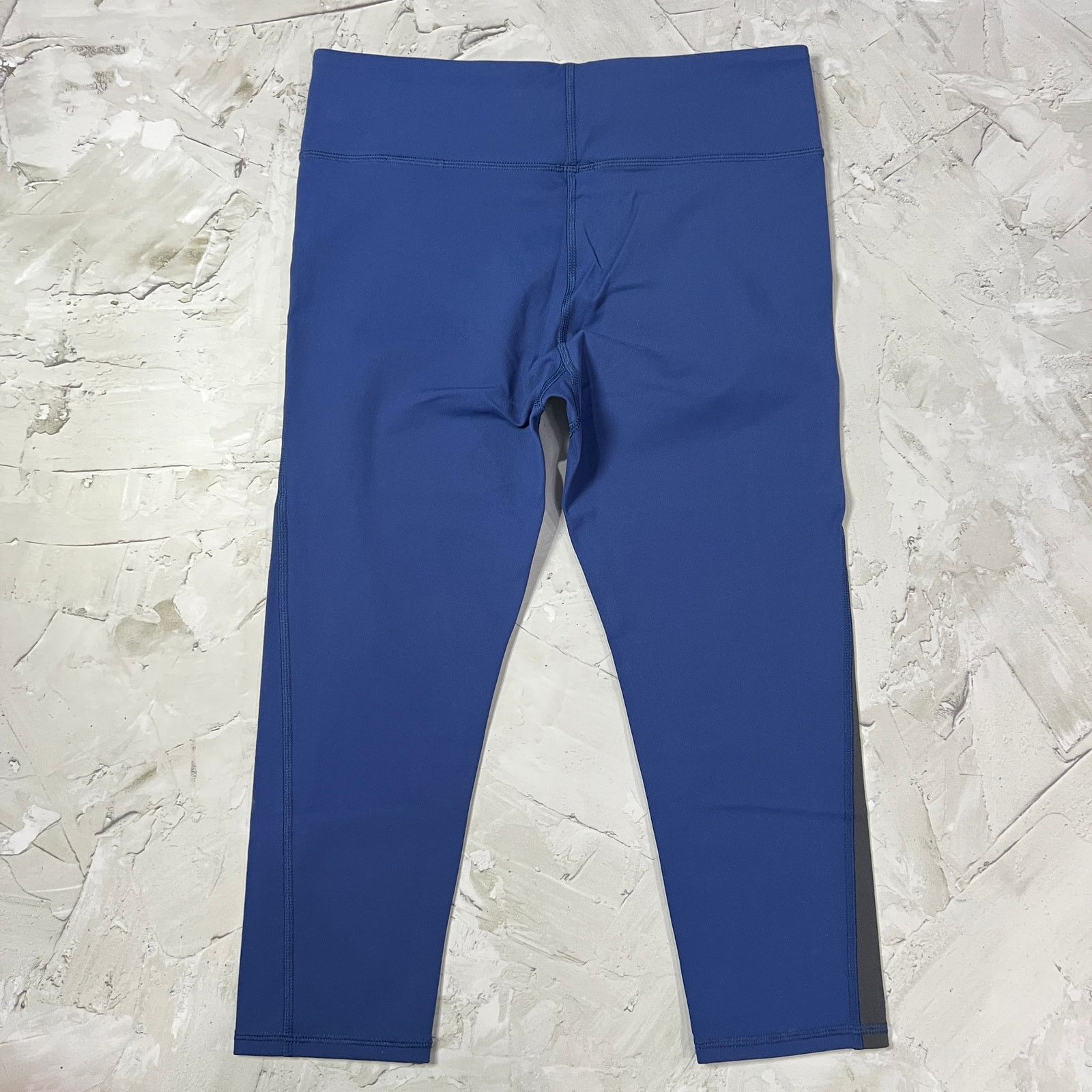 Aether Apparel Aether Blue Colorblock Crop Leggings M Performance Size 27" / US 4 / IT 40 - 2 Thumbnail