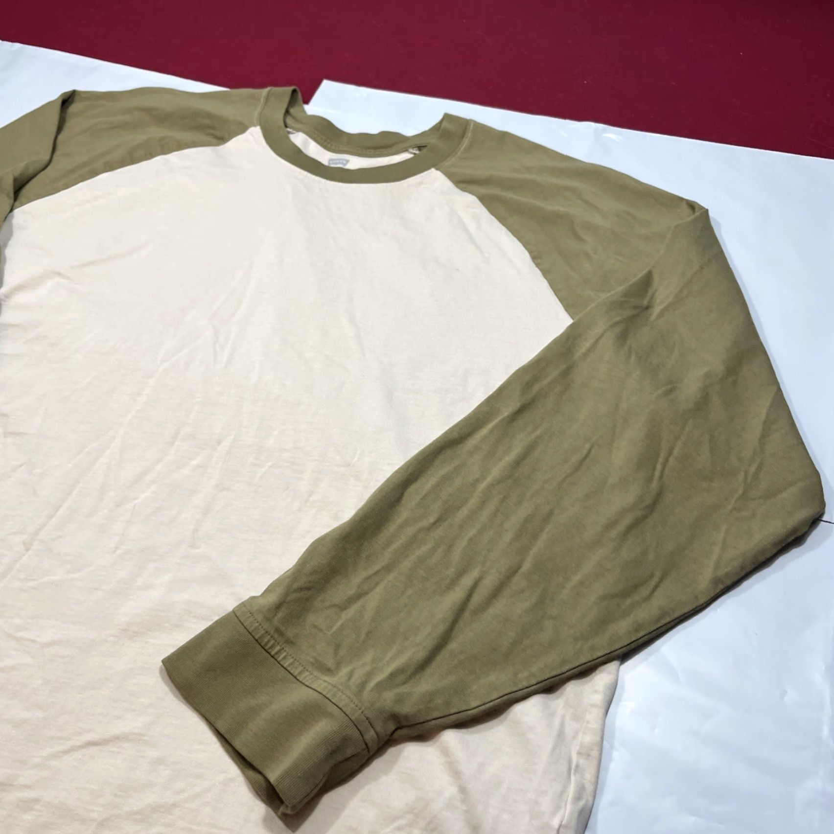 Levi's Levi's Olive Green Cream Relaxed Shirt Raglan Long Sleeve Mens XL Baseball Shirt Size US XL / EU 56 / 4 - 4 Thumbnail