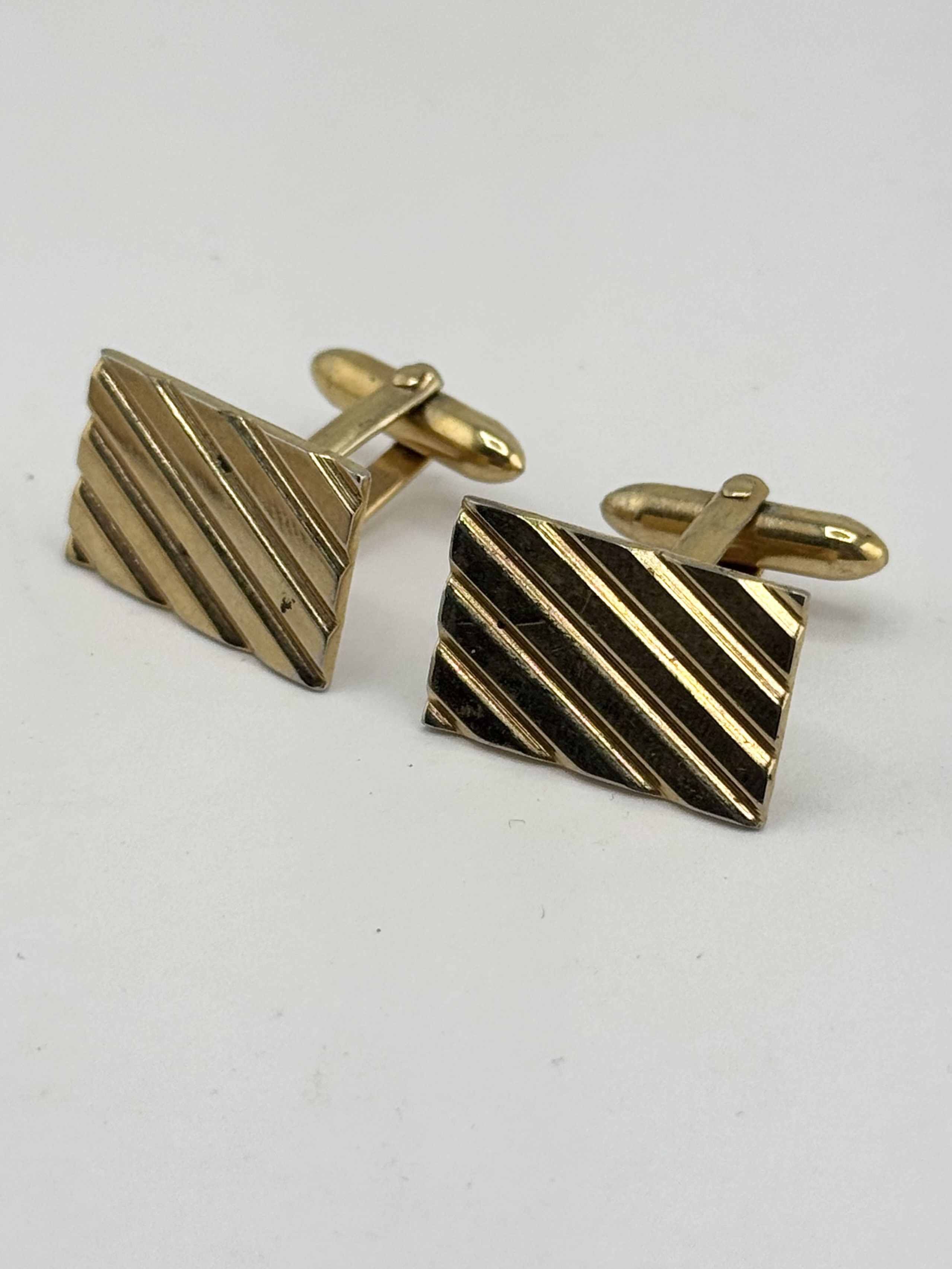 Vintage Vintage square gold tone cuff links Size ONE SIZE - 1 Thumbnail