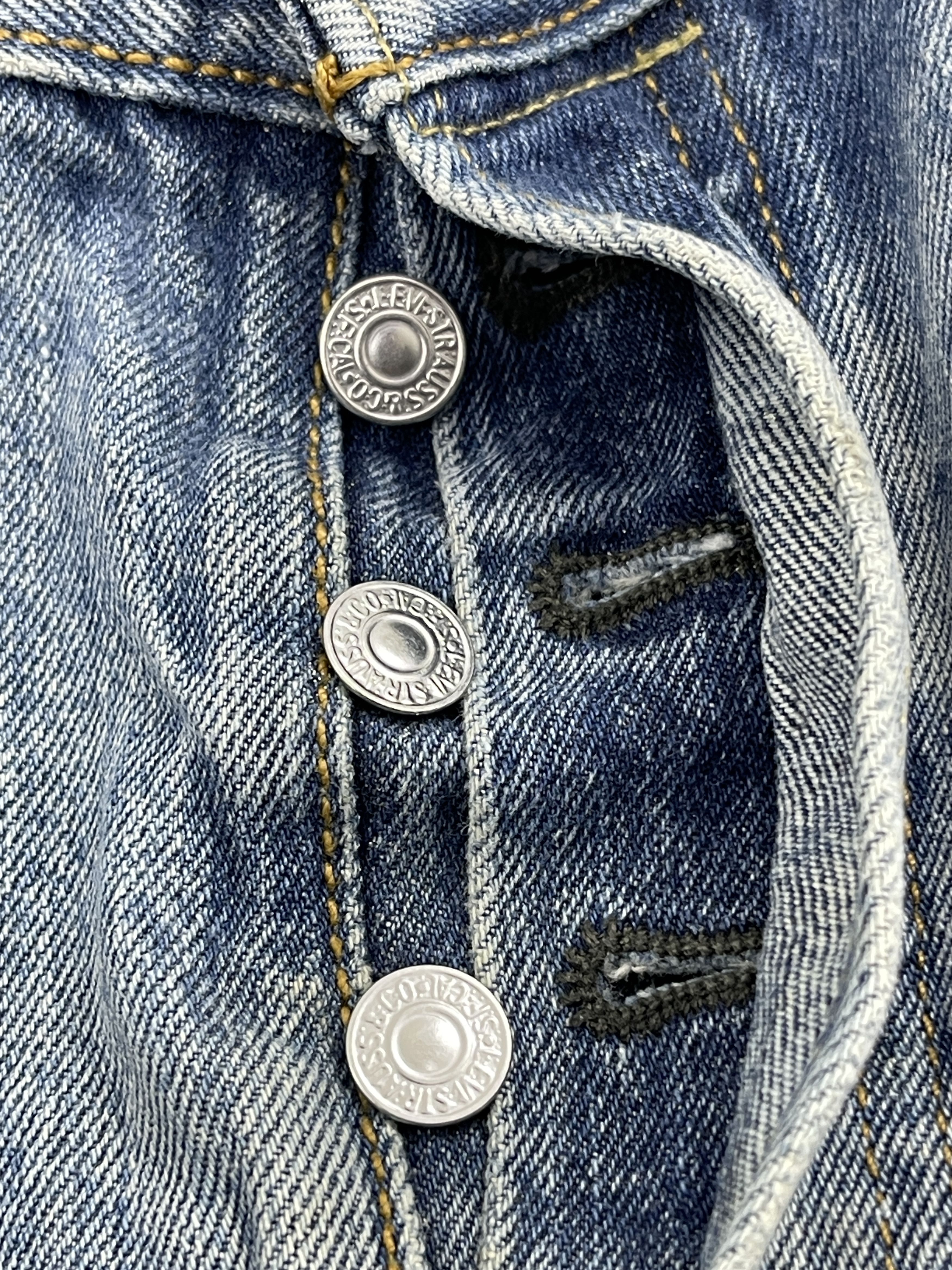Levi's × Vintage Vintage Levis 501 Light Blue Washed Denim Jeans Size US 35 - 9 Thumbnail