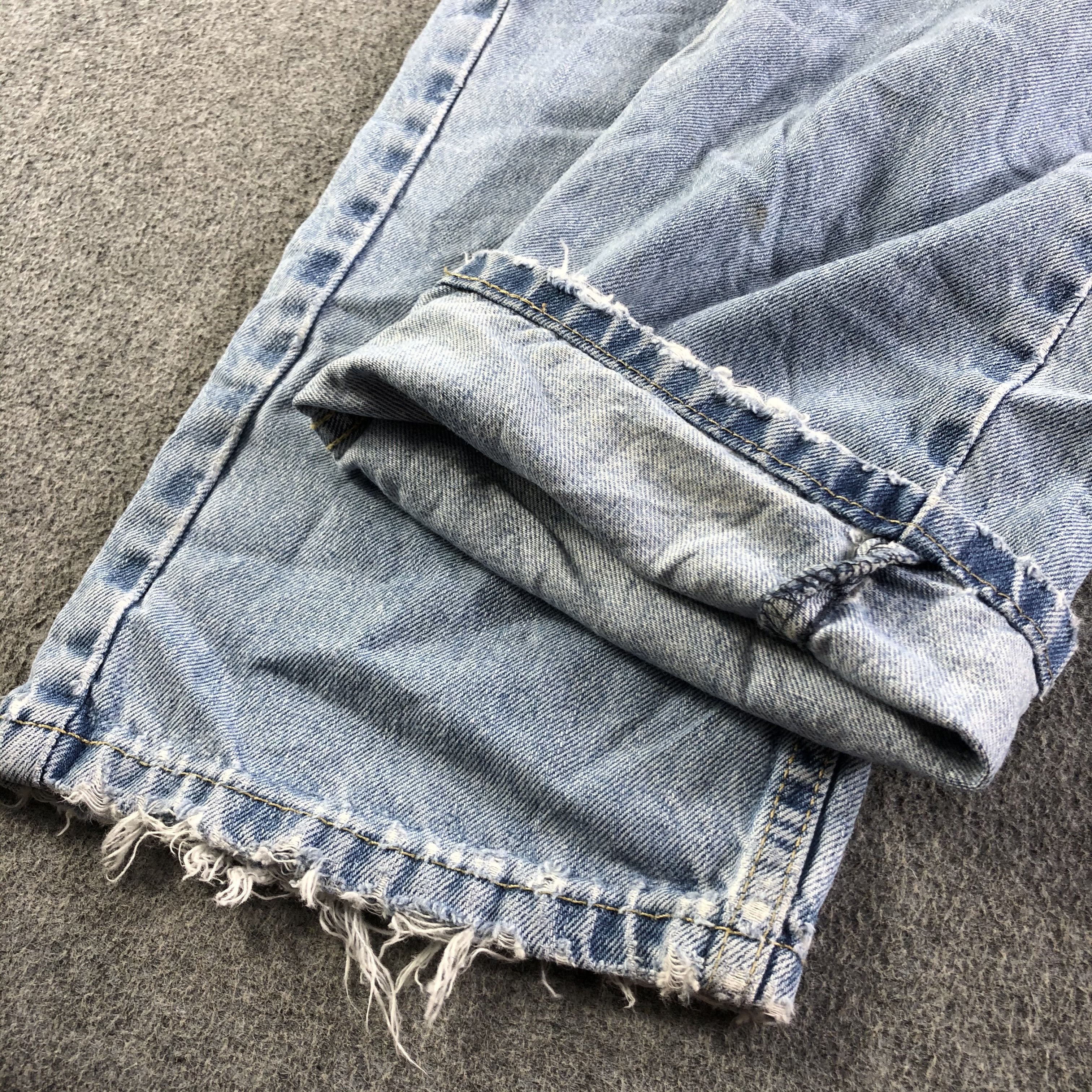 Levi's Vintage Blue Wash Levis 505 Jeans-J3718 Size US 35 - 7 Thumbnail