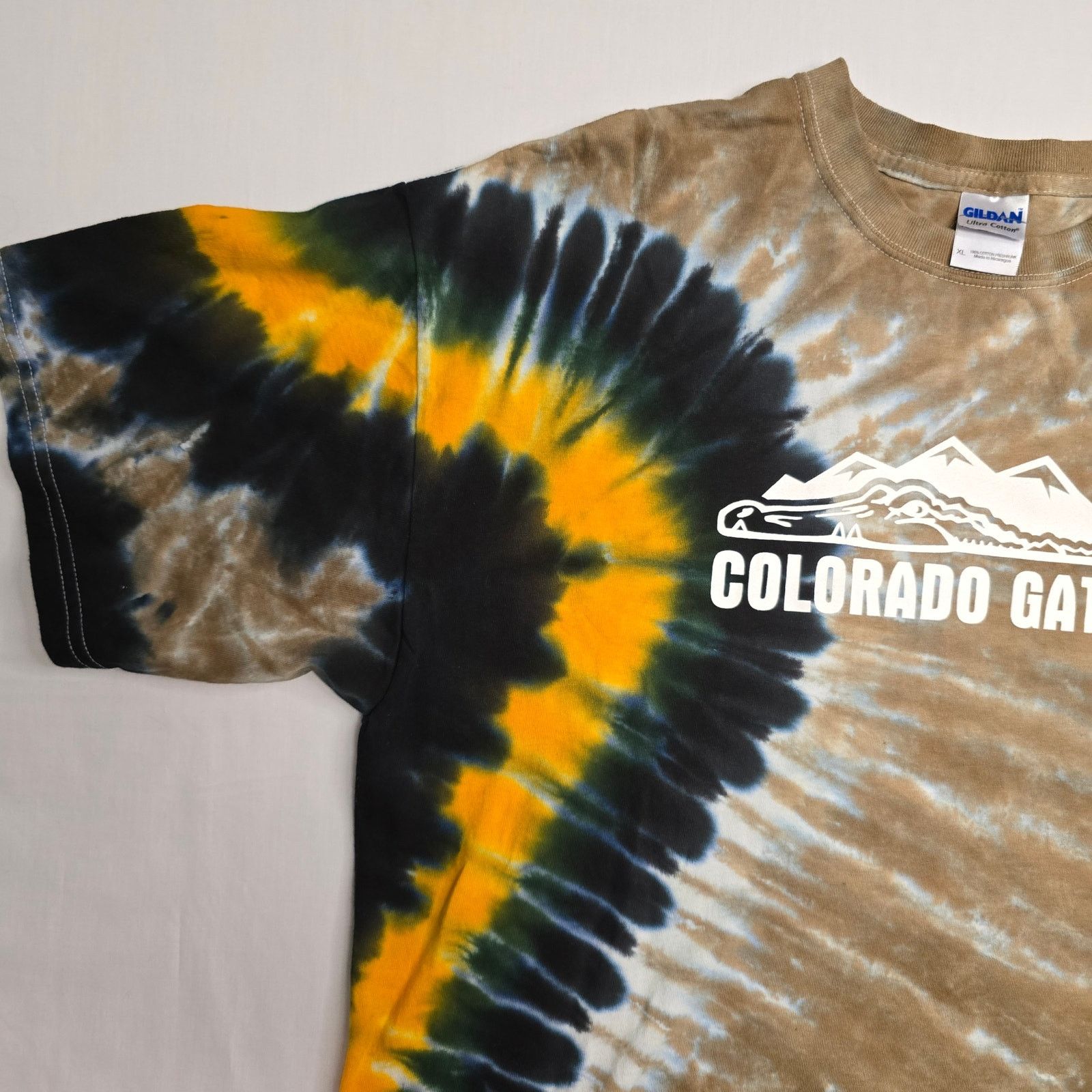 Gildan Colorado Gators XVI Tie Dye XL Alligator Festival Tee Size US XL / EU 56 / 4 - 6 Thumbnail