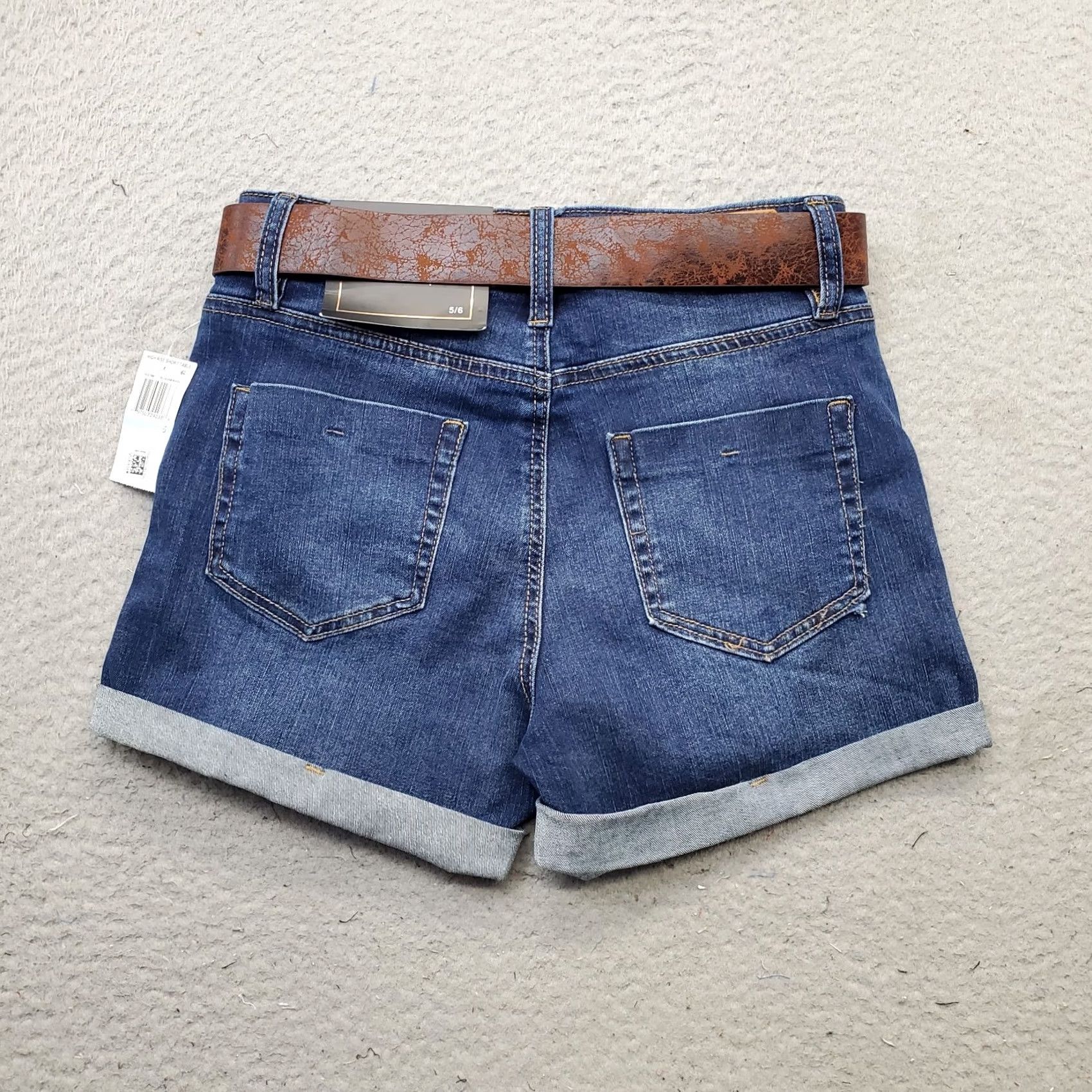Vintage Dollhouse Chino Shorts Women's 28 Blue Denim Distressed Cuffed Hem Belted Waist: Womens Size 28 Blue Denim Casual Shorts Size 28" / US 6 / IT 42 - 2 Thumbnail