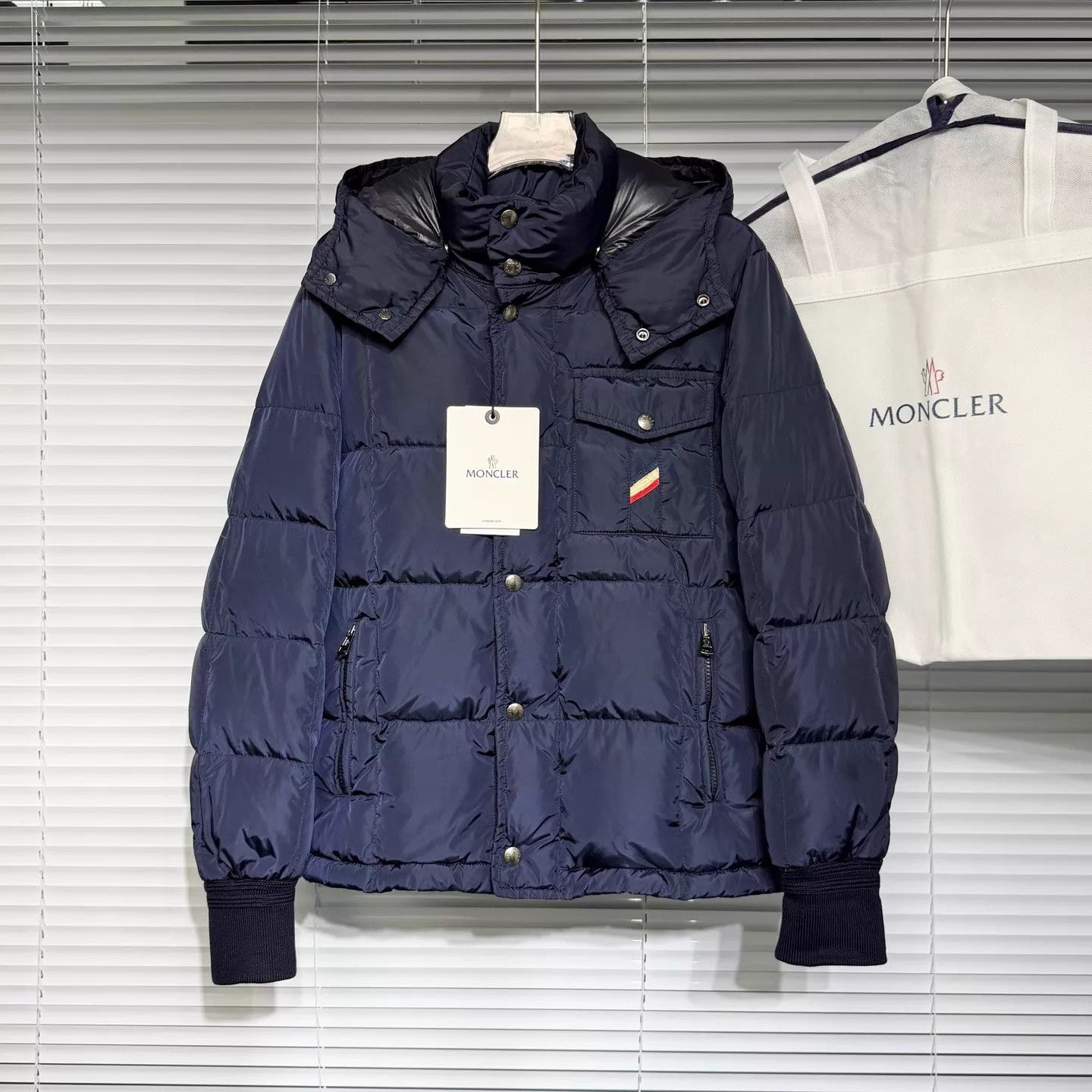Moncler Moncler Navy Colorblock Removable Hood Nylon Jacket 0 Size US XS / EU 42 / 0 - 1 Thumbnail