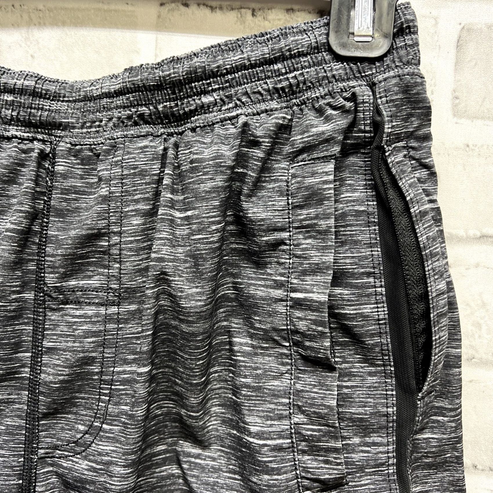 Lululemon Lululemon Athletic Shorts Mens Size S 28” Waist Gray Stretchy Athletic Waistband Comfortable Size US 28 / EU 44 - 2 Thumbnail