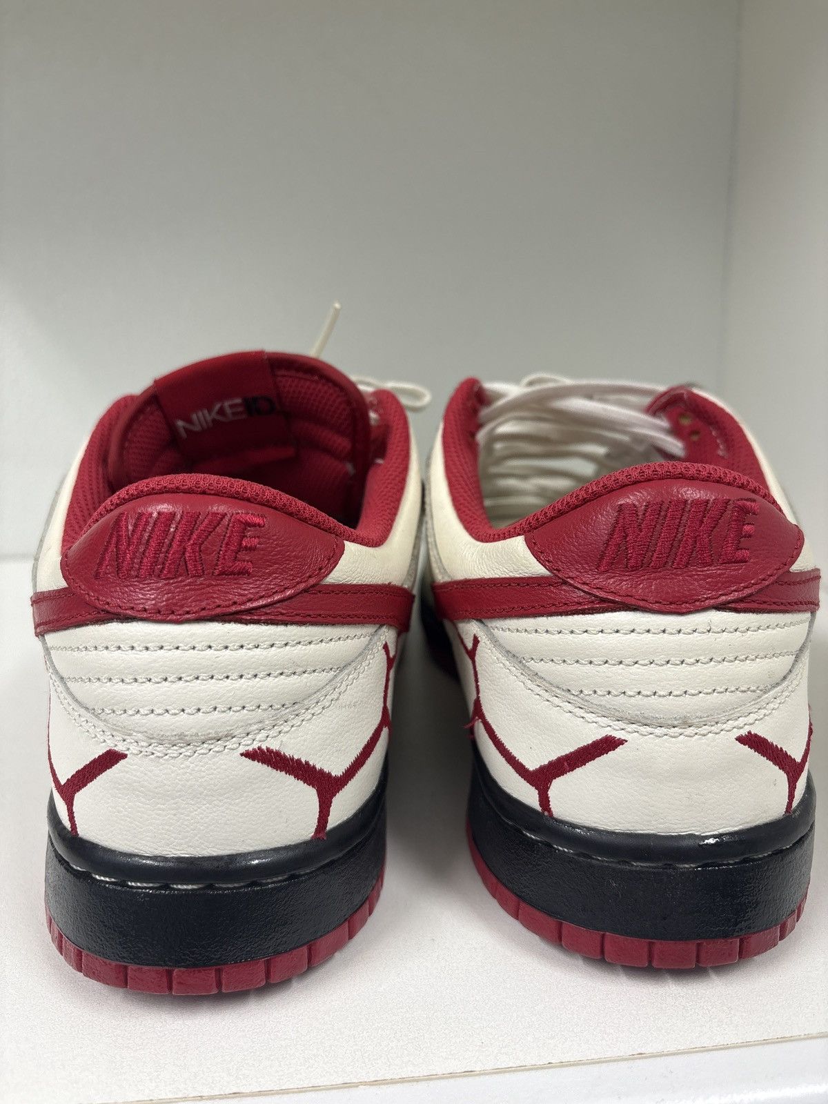 Nike WORLD AIDS DAY DUNKS Size US 11 / EU 44 - 2 Thumbnail