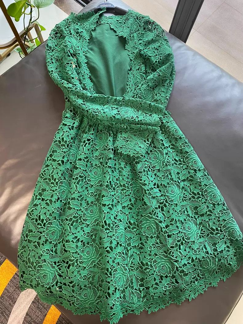 Valentino Green lace backless long-sleeved dress