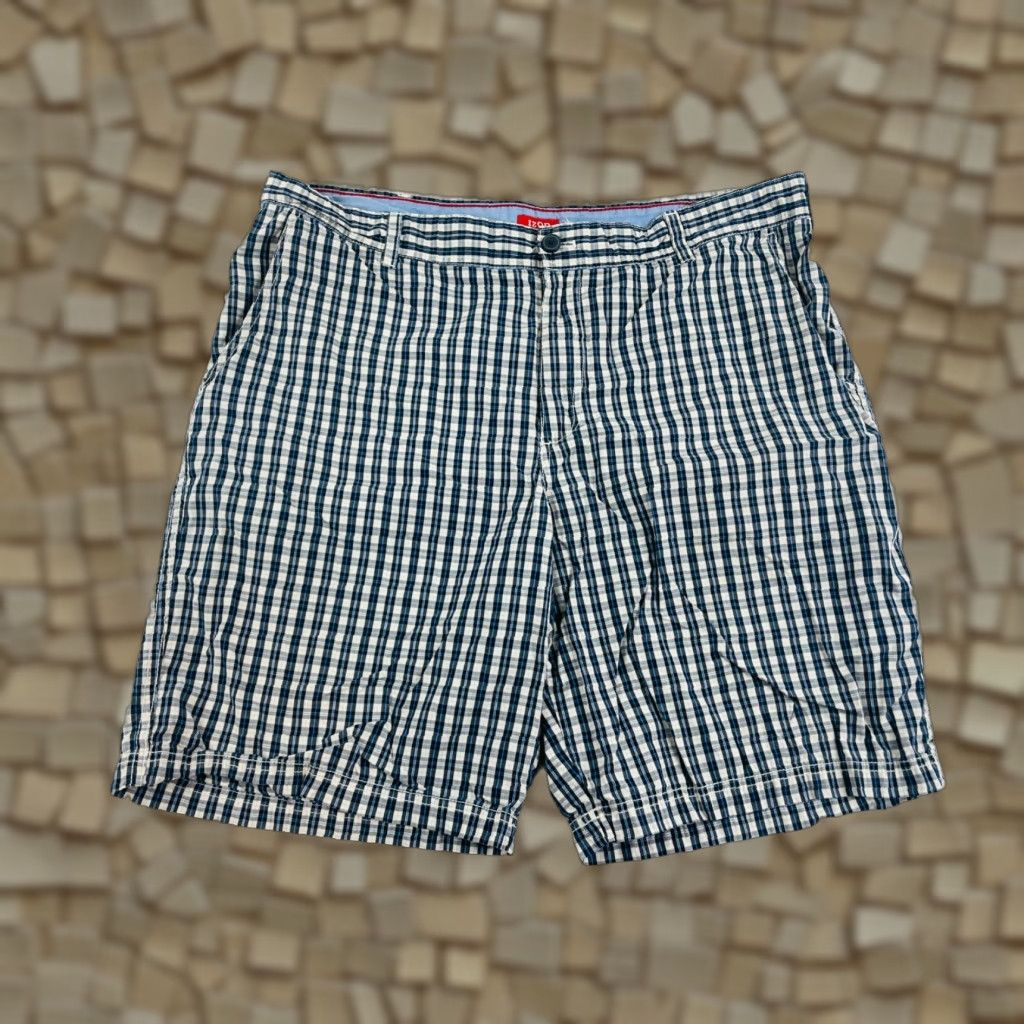 Izod IZOD Shorts Men's 40 Blue White Plaid Flat Front Casual Outdoor Pockets Size US 40 / EU 56 - 1 Thumbnail