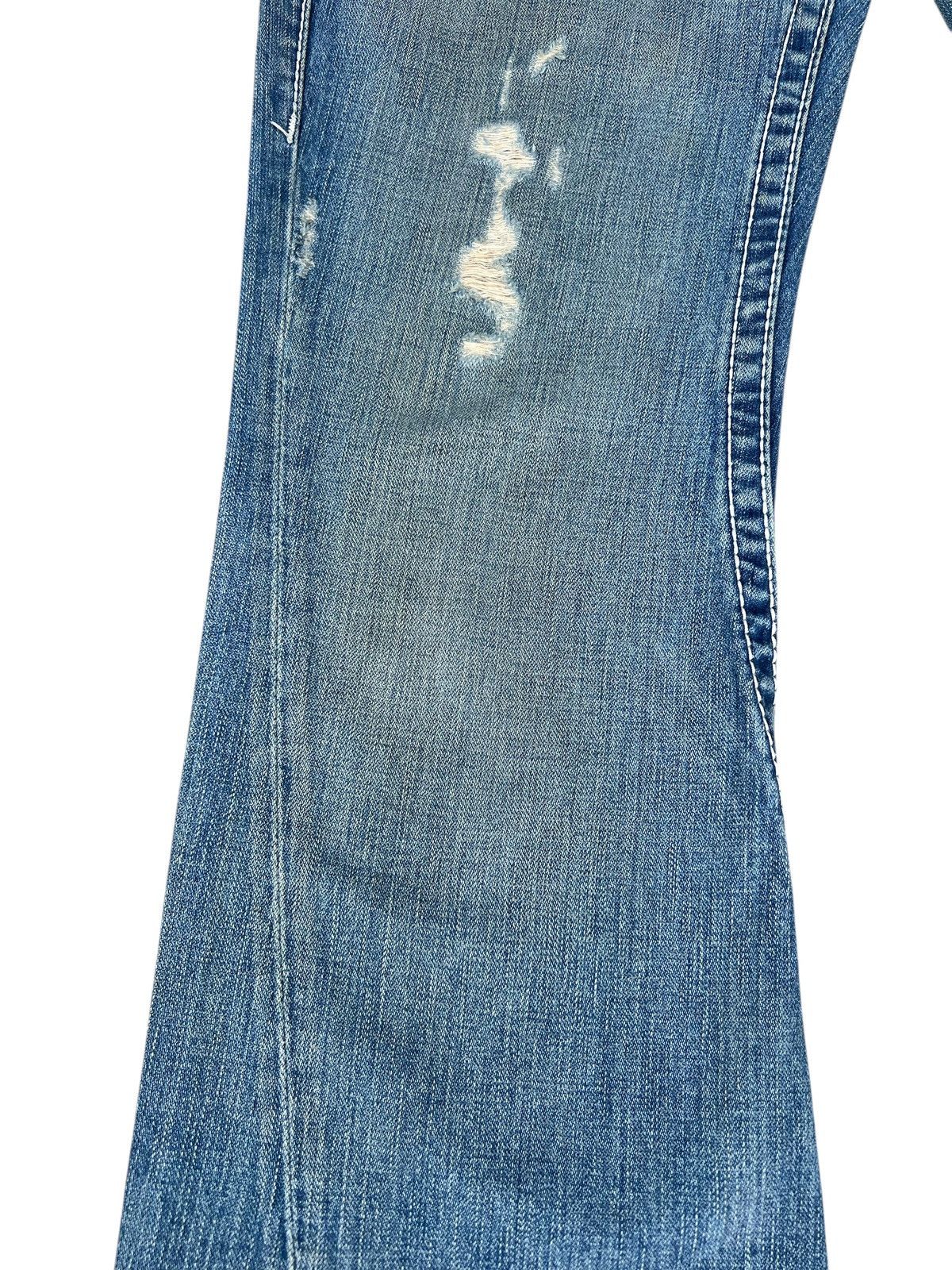 True Religion VTG Y2K True Religion Joey Big T Distress Denim Flare Jeans Size US 30 / EU 46 - 9 Thumbnail
