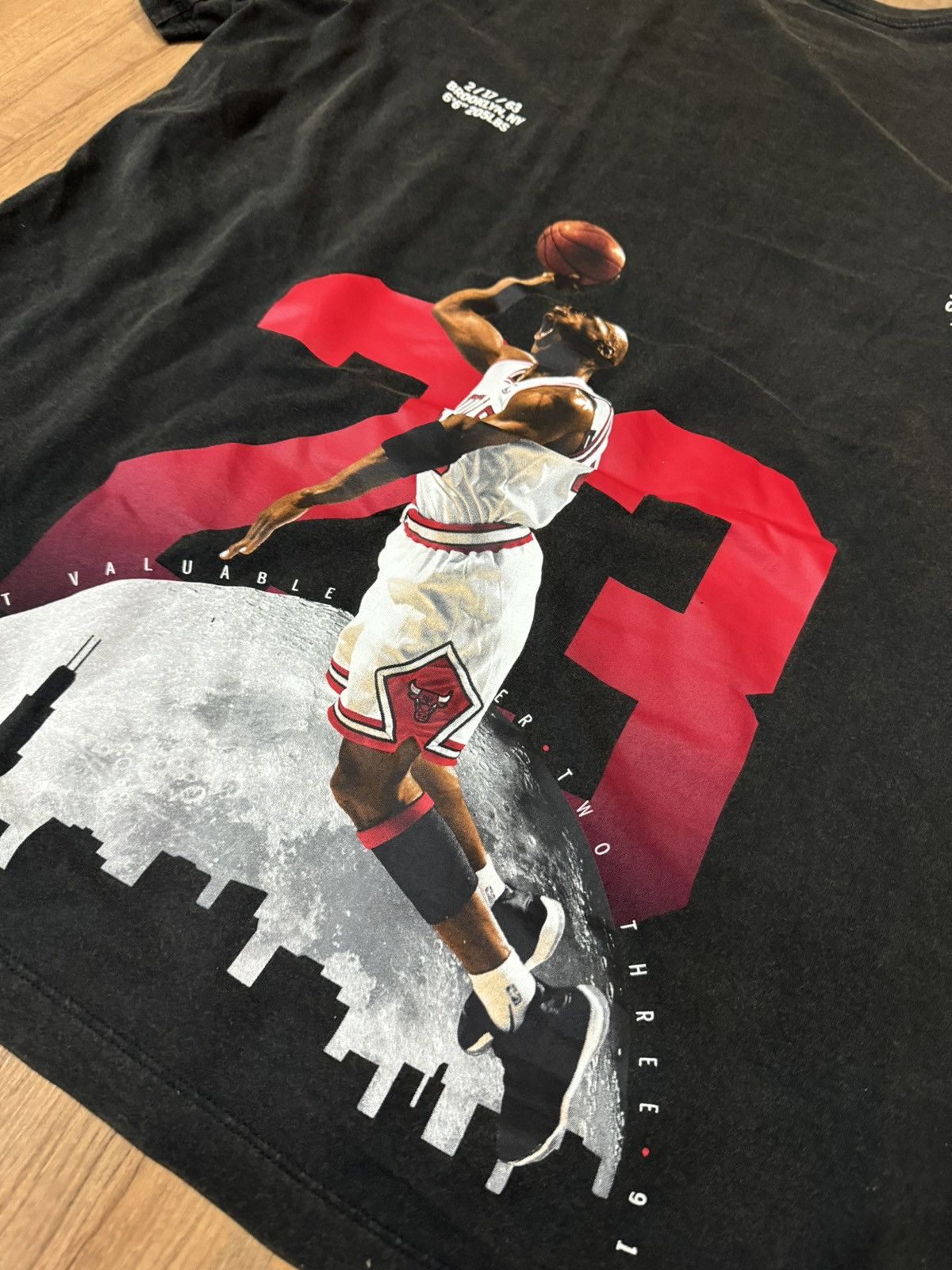 Jordan Brand AIR JORDAN BACKHIT TSHIRT Size US XL / EU 56 / 4 - 4 Thumbnail