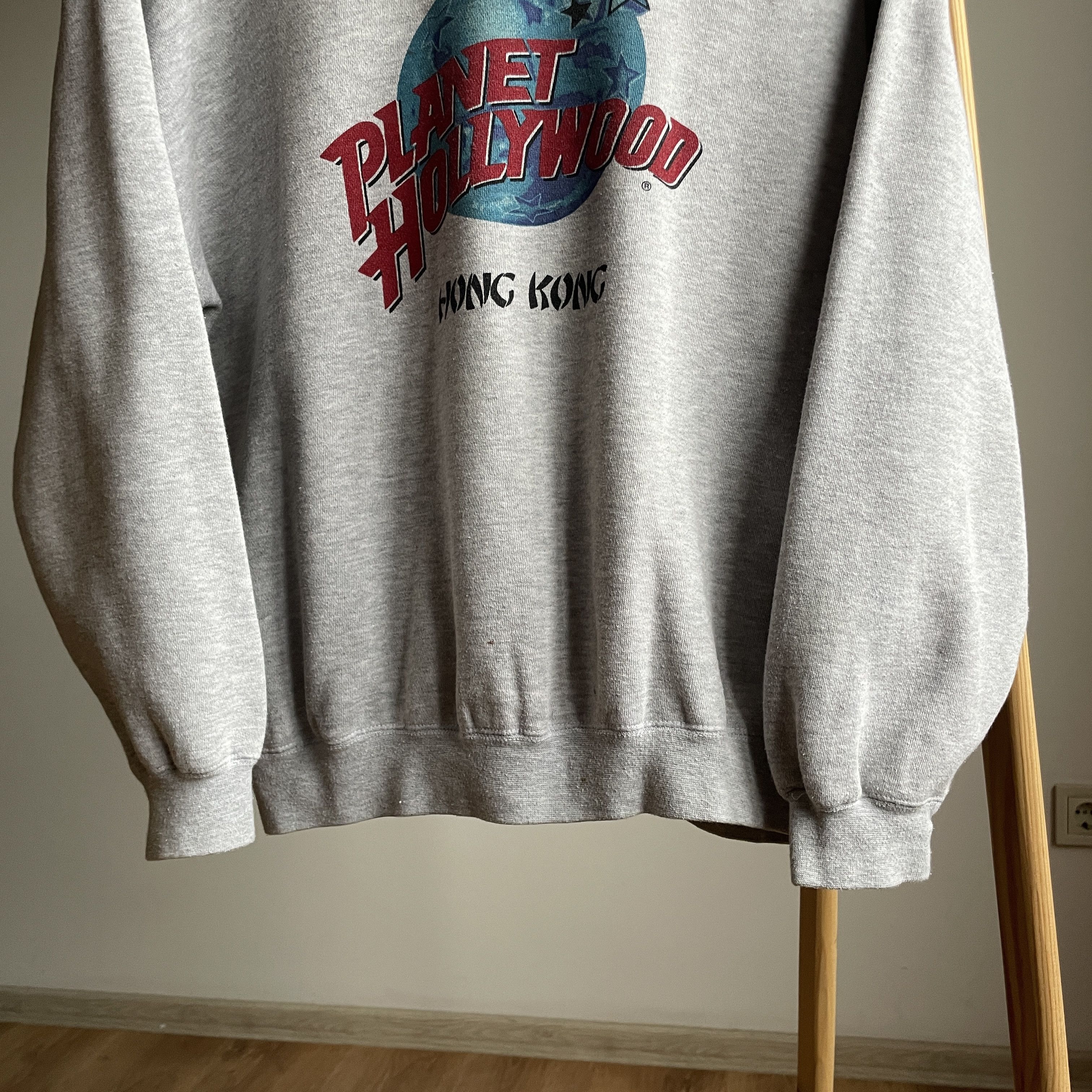 Planet Hollywood Planet Hollywood Hong Kong Vintage 1991 Sweatshirt Size M Size US M / EU 48-50 / 2 - 4 Thumbnail