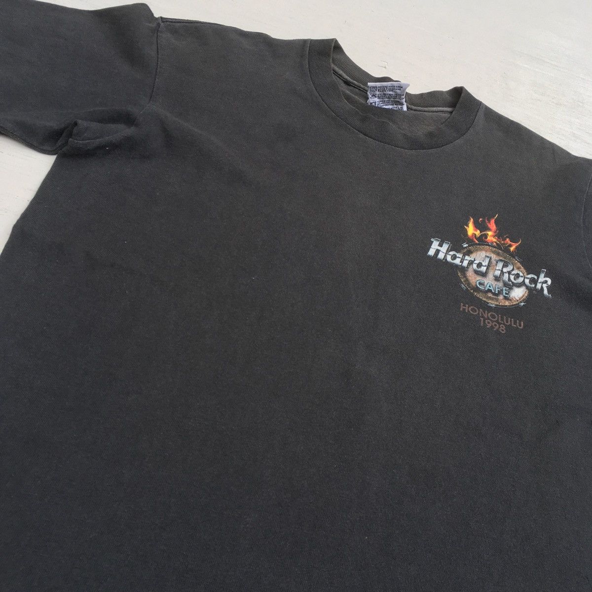 Hard Rock Cafe Rare Sun Faded Vintage 90s Hard Rock Cafe Honolulu Size US S / EU 44-46 / 1 - 19 Thumbnail