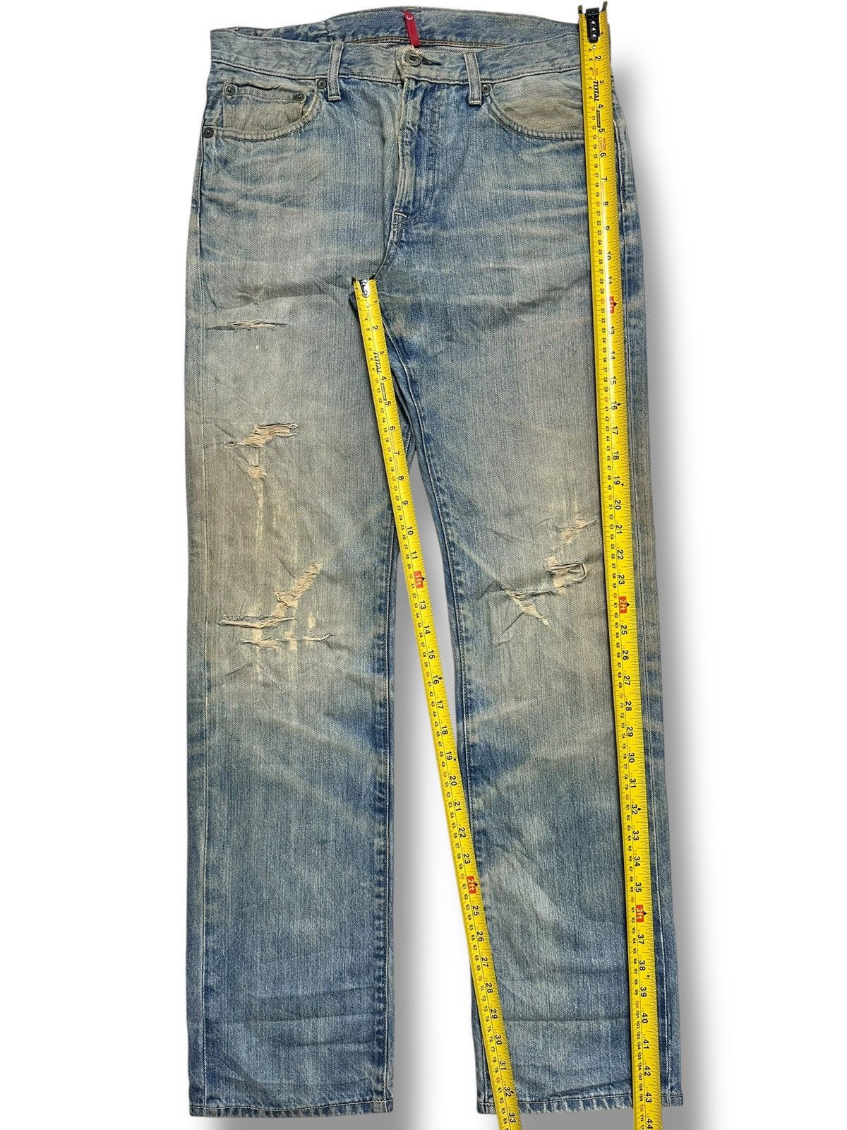 Uniqlo Uniqlo UJ Straight Leg Japan Jean Distressed & Mudwash Faded Size US 33 - 17 Thumbnail