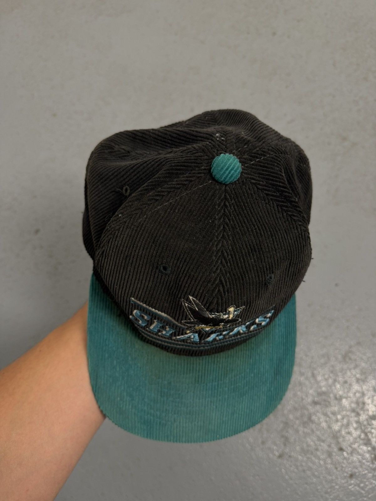 NHL Vintage 90s Sharks Velvet NHL Cap Size ONE SIZE - 5 Thumbnail